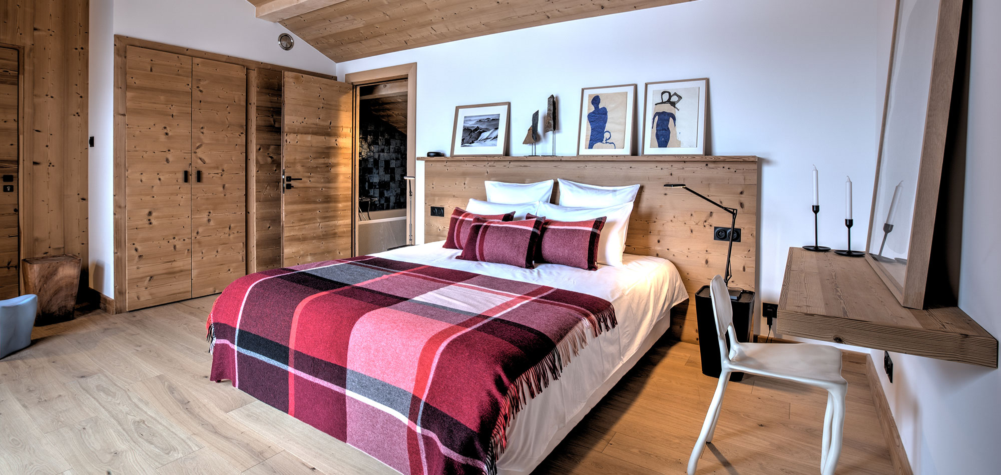 Le_chalet_luxury_ski_chalet_oxford_ski_bedroom_1.jpg