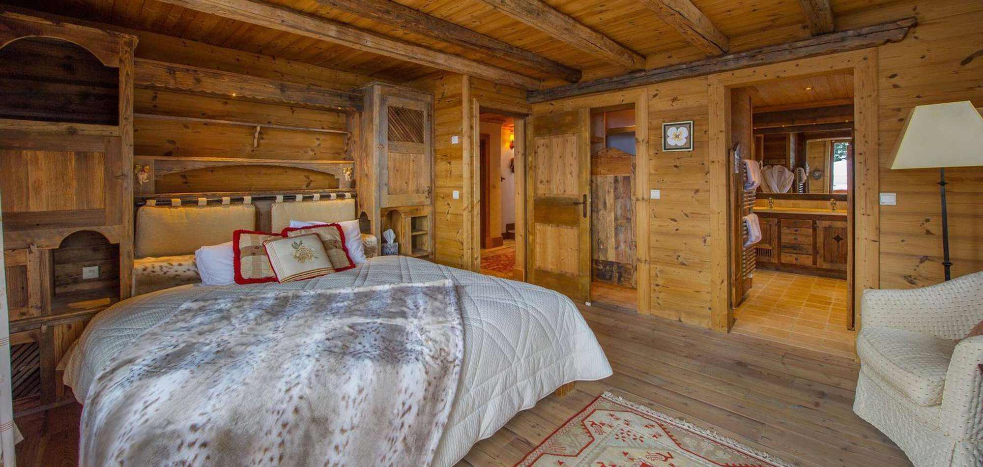 chalet_aspen_courchevel_1850_france_luxury_ski_bedroom_1.jpg