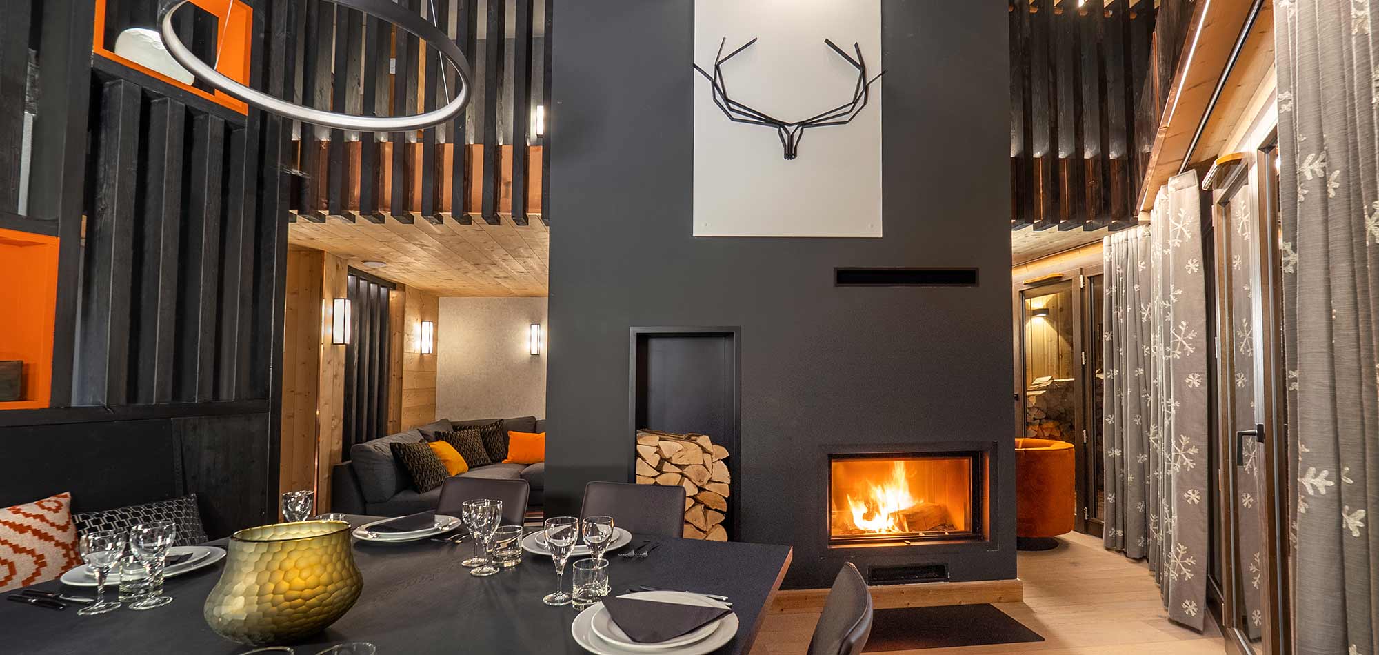 chalet_kobuk_avoriaz_france_luxury_ski_dining_area_2.jpg