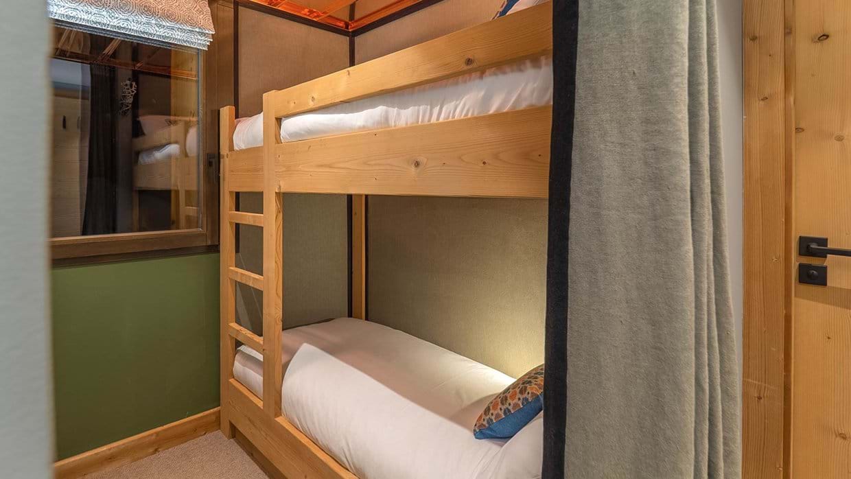 chalet_kobuk_avoriaz_france_luxury_ski_bunkroom.jpg