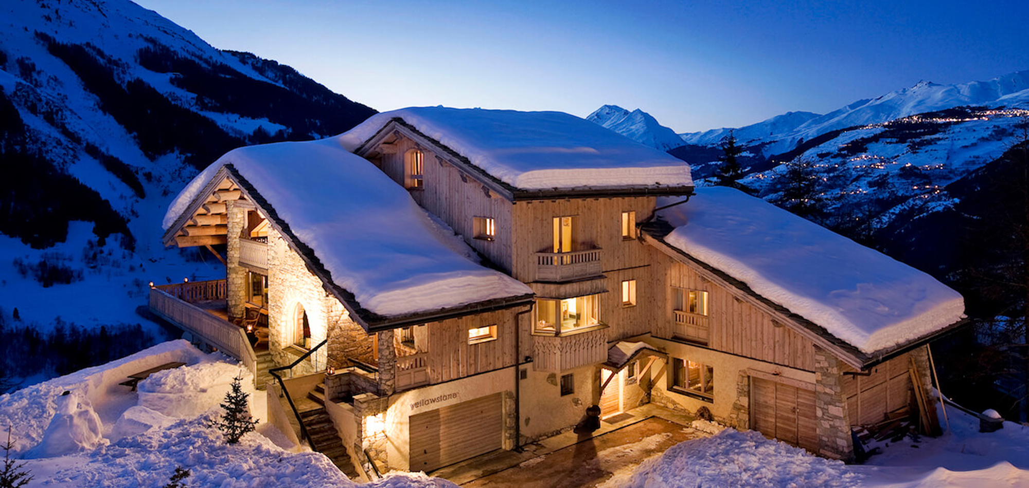 chalet_yellowstone_luxury_ski_chalet_oxford_ski_external.jpg