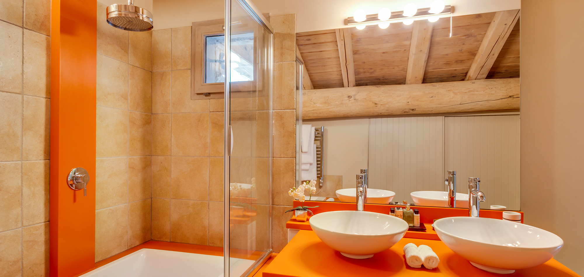 chalet_yellowstone_luxury_ski_chalet_oxford_ski_bathroom_2.jpg