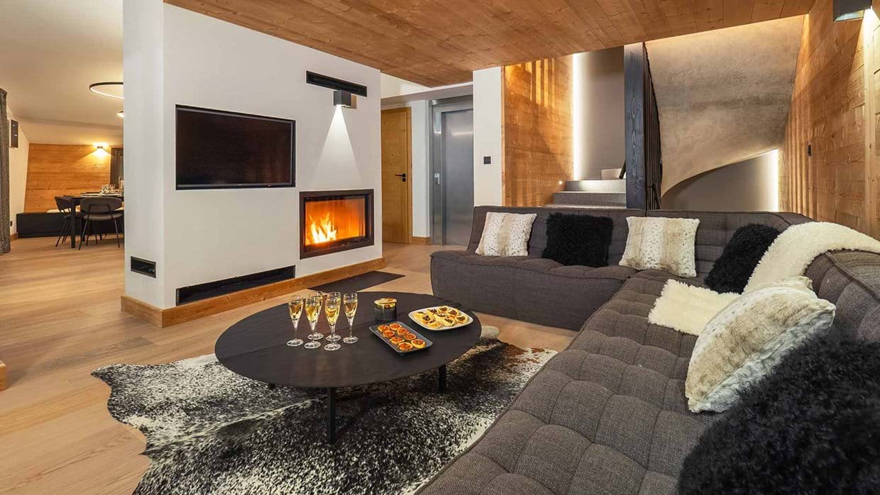 chalet_beluga_avoriaz_luxury_ski_chalet_oxford_ski_living_area.jpg
