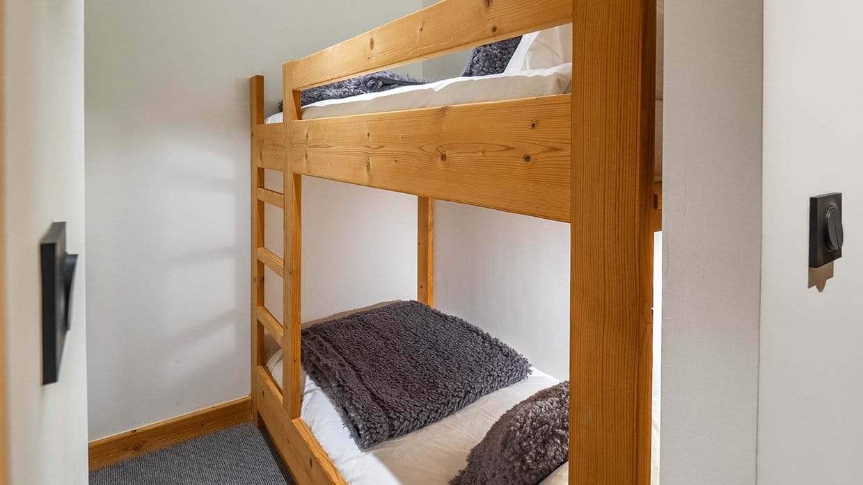 chalet_beluga_avoriaz_luxury_ski_chalet_oxford_ski_bunk_room.jpg