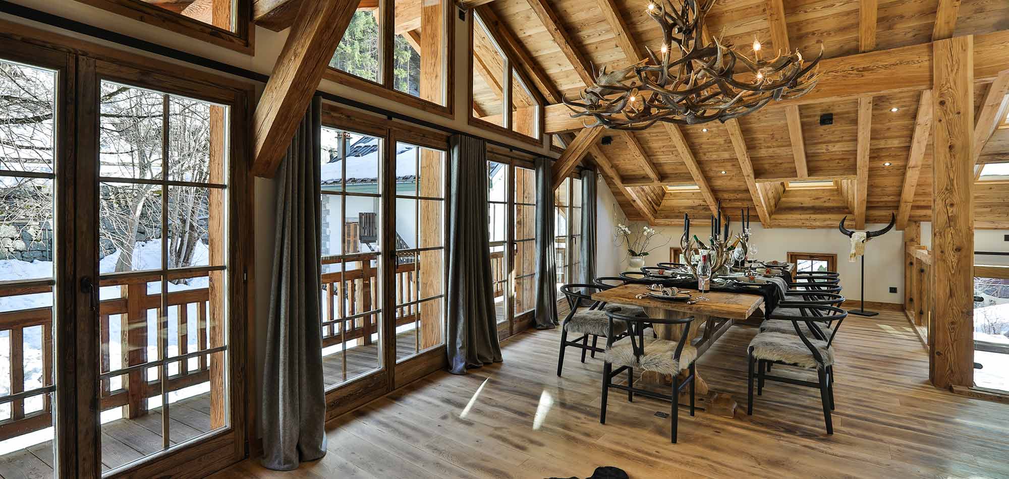 chalet_le_moulin_luxury_ski_chalet_oxford_ski_dining_room.jpg