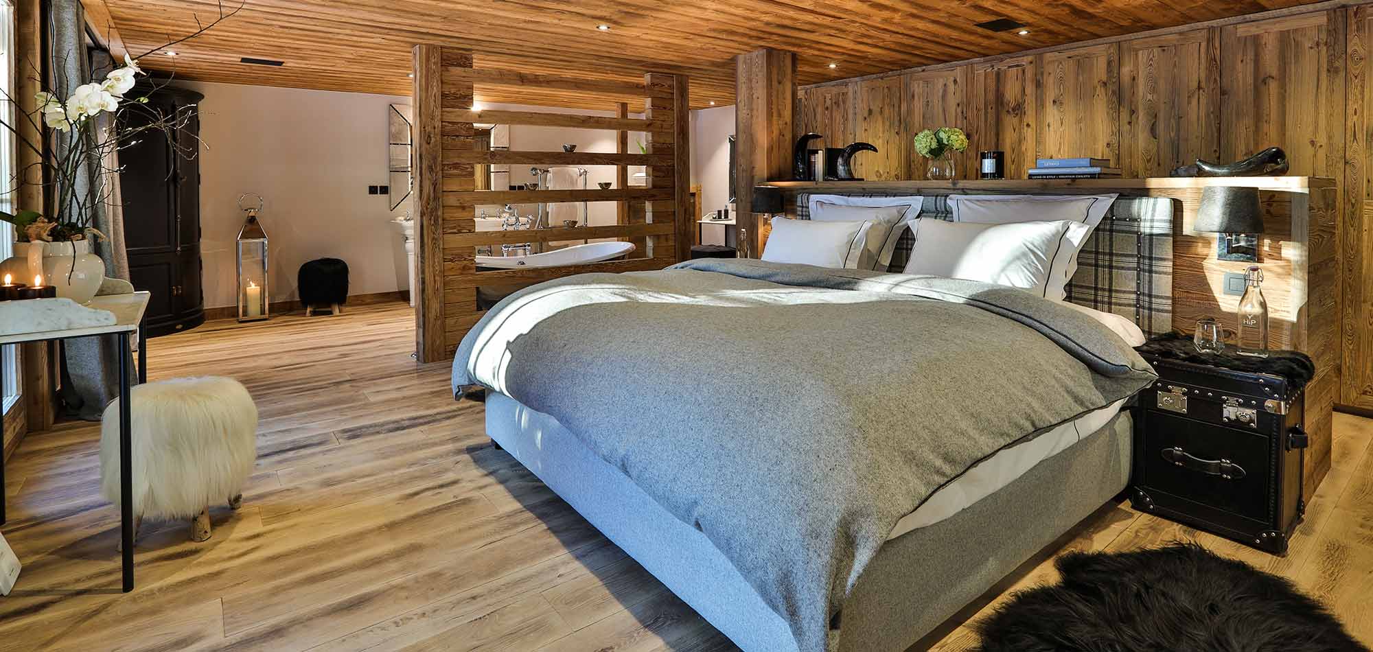 chalet_le_moulin_luxury_ski_chalet_oxford_ski_bedroom_one.jpg