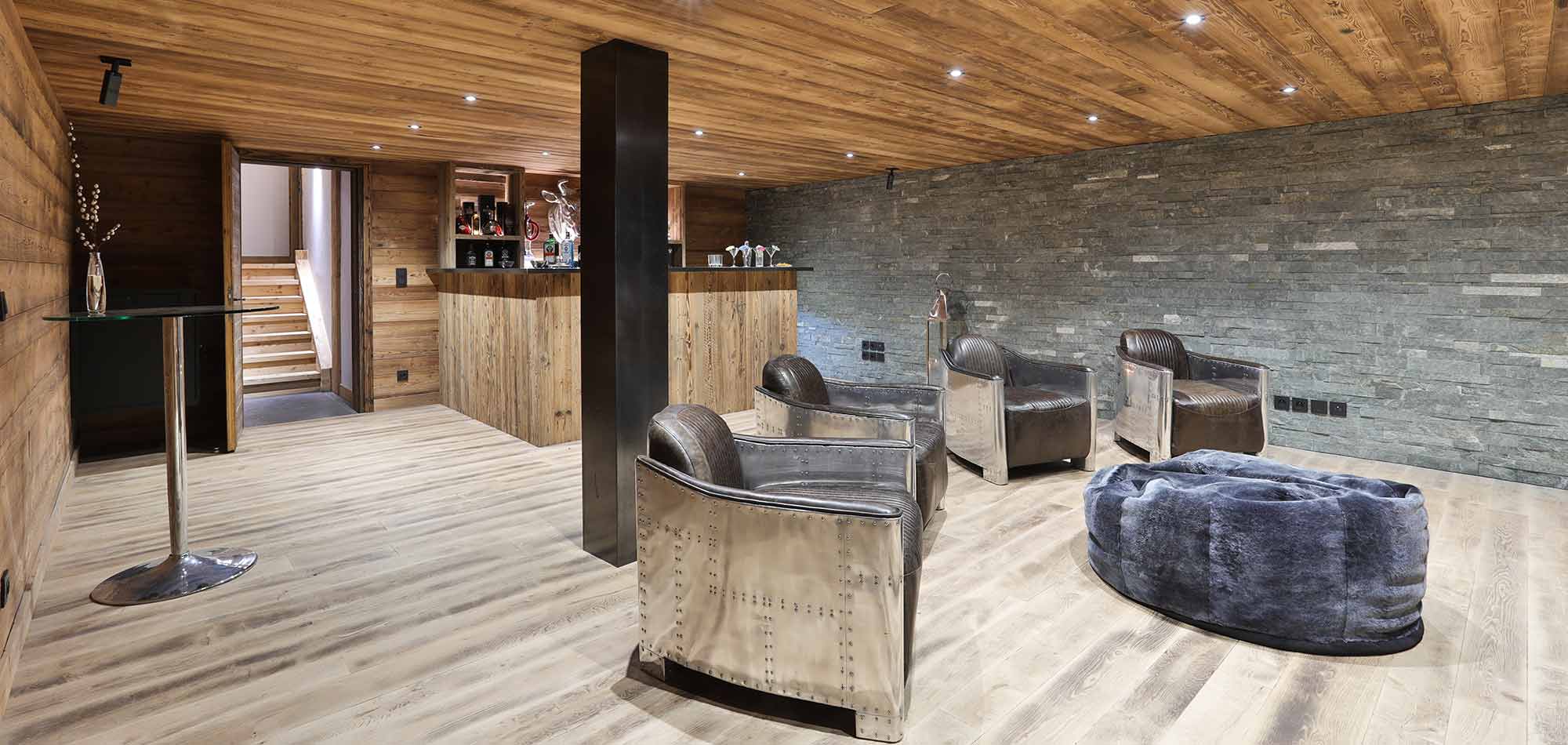 chalet_le_moulin_luxury_ski_chalet_oxford_ski_bar.jpg