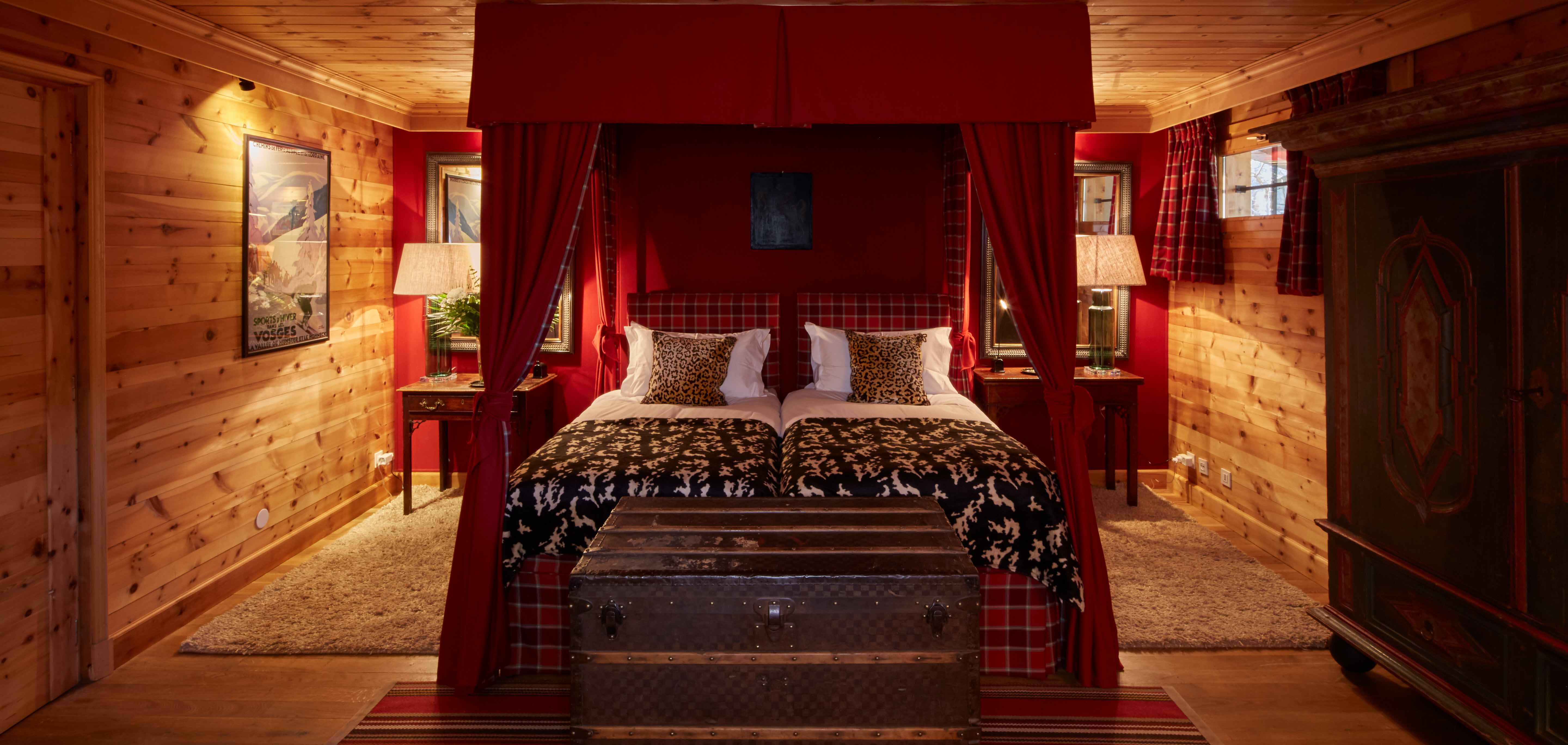 Chalet_Varappe_Meribel_oxford_ski_luxury_ski_Bedroom.jpg