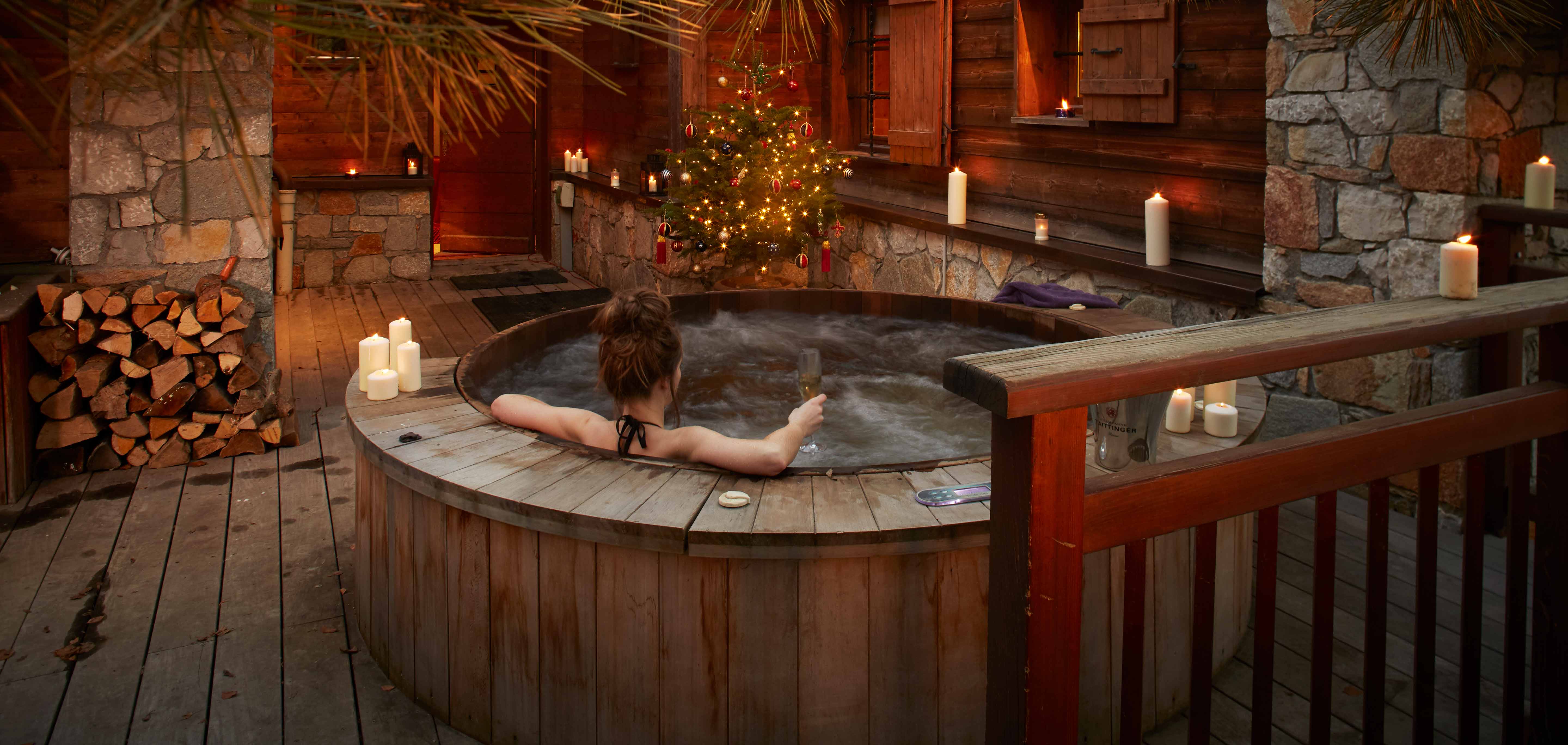 Chalet_Varappe_Meribel_oxford_ski_luxury_ski_Hot_Tub.jpg