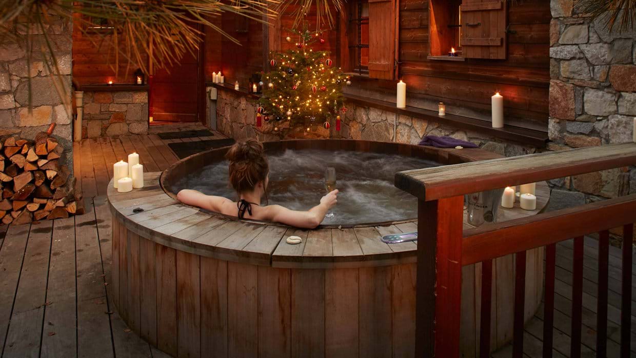 Chalet_Varappe_Meribel_oxford_ski_luxury_ski_Hot_Tub.jpg