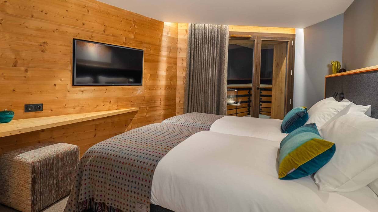 luxury_chalet_kakisa_avoriaz_bedroom_1.jpg
