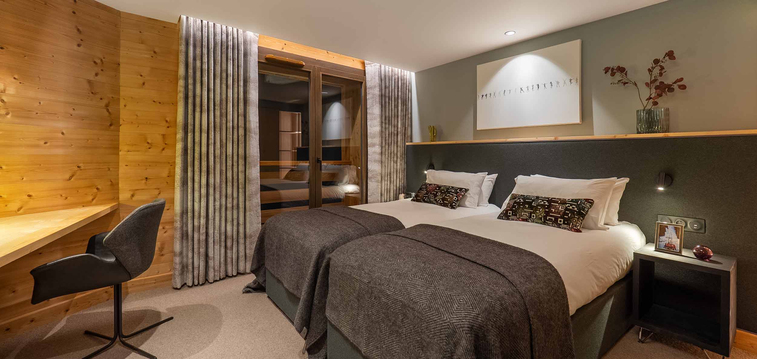 luxury_chalet_kakisa_avoriaz__bedroom_2.jpg