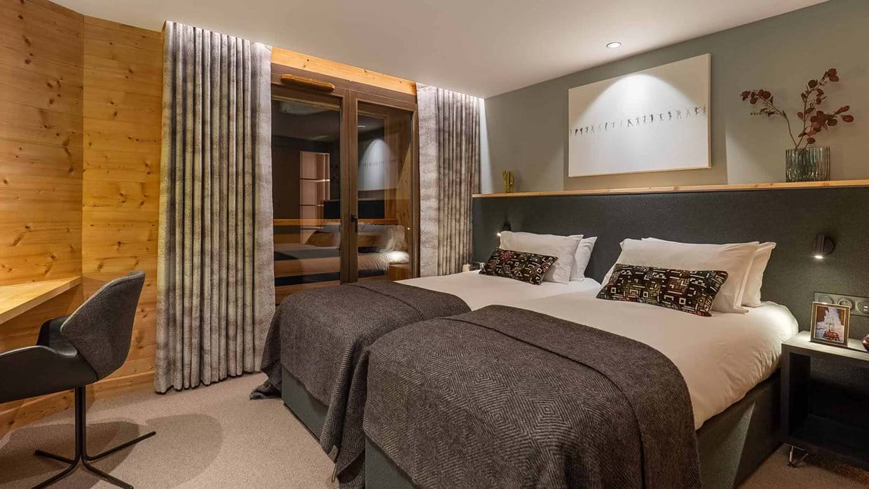 luxury_chalet_kakisa_avoriaz__bedroom_2.jpg