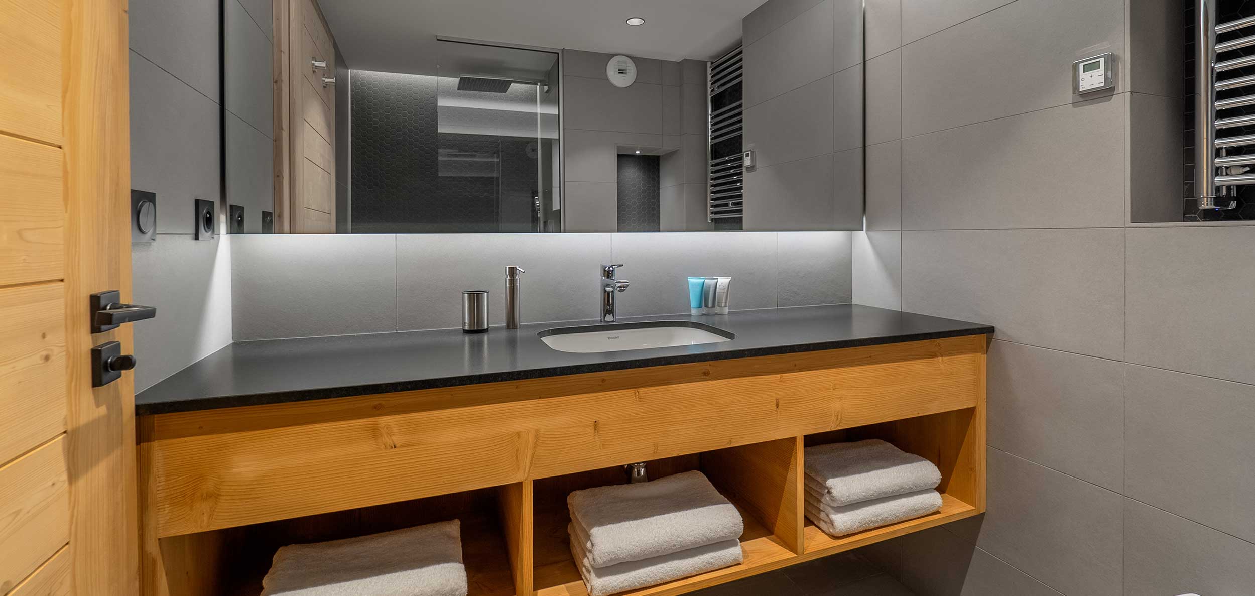 luxury_chalet_kakisa_avoriaz_bathroom_2.jpg