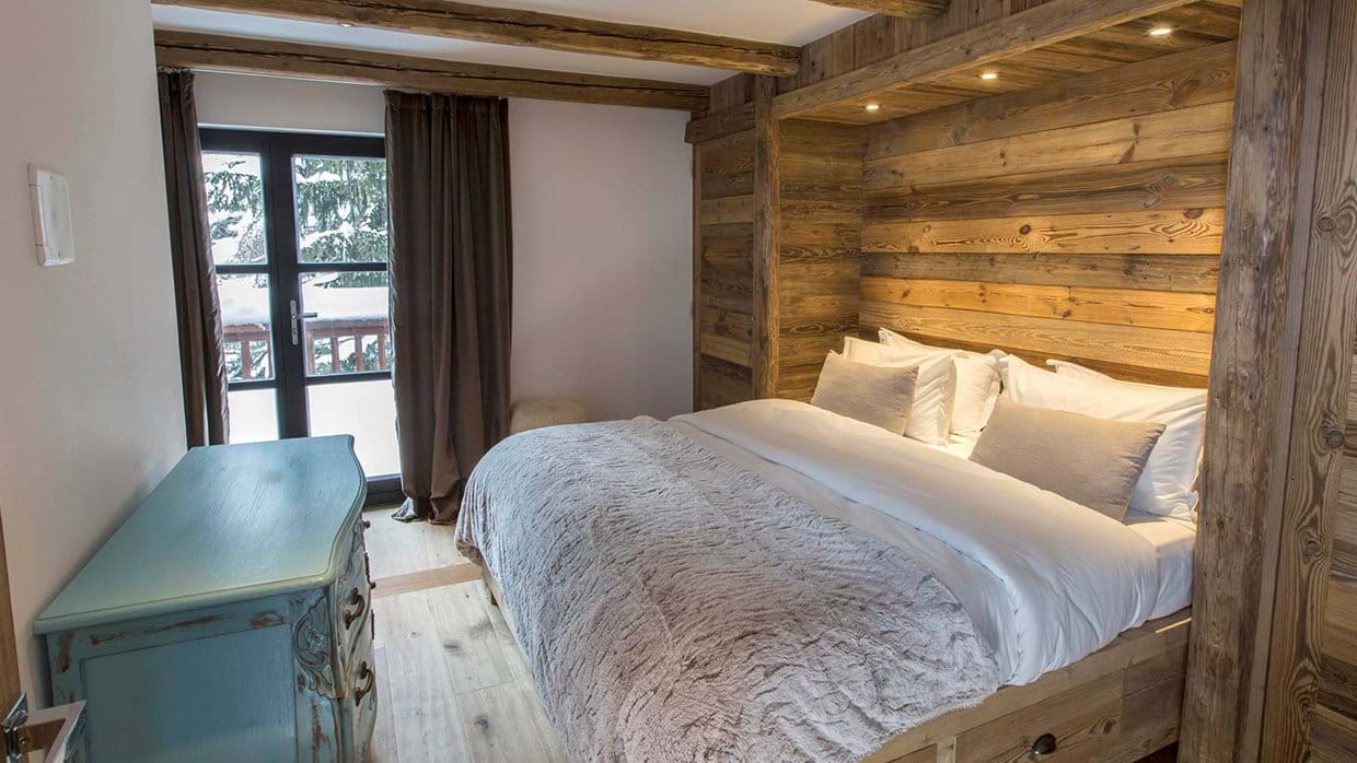luxury_ski_chalet_kenzo_oxford_ski_luxury_ski_bedroom.jpg