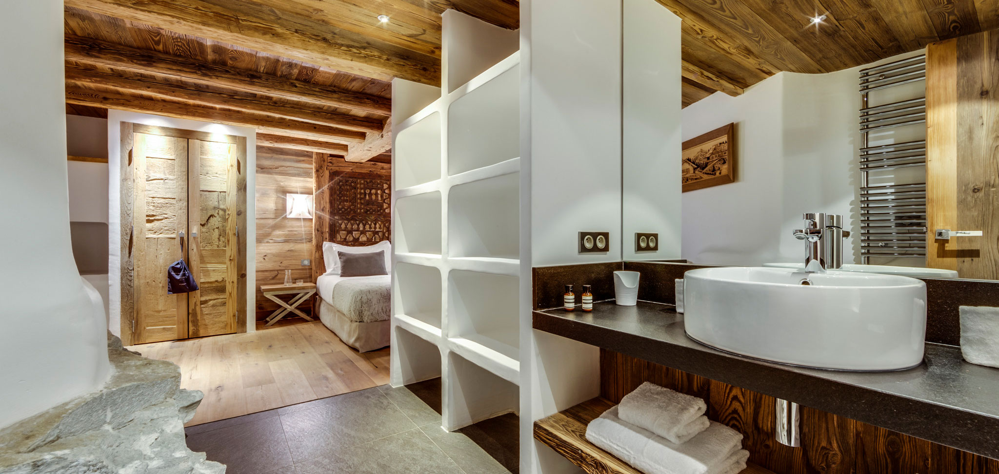 Chalet_Vieux_Pont_oxford_ski_luxury_ski_Bathroom.jpg