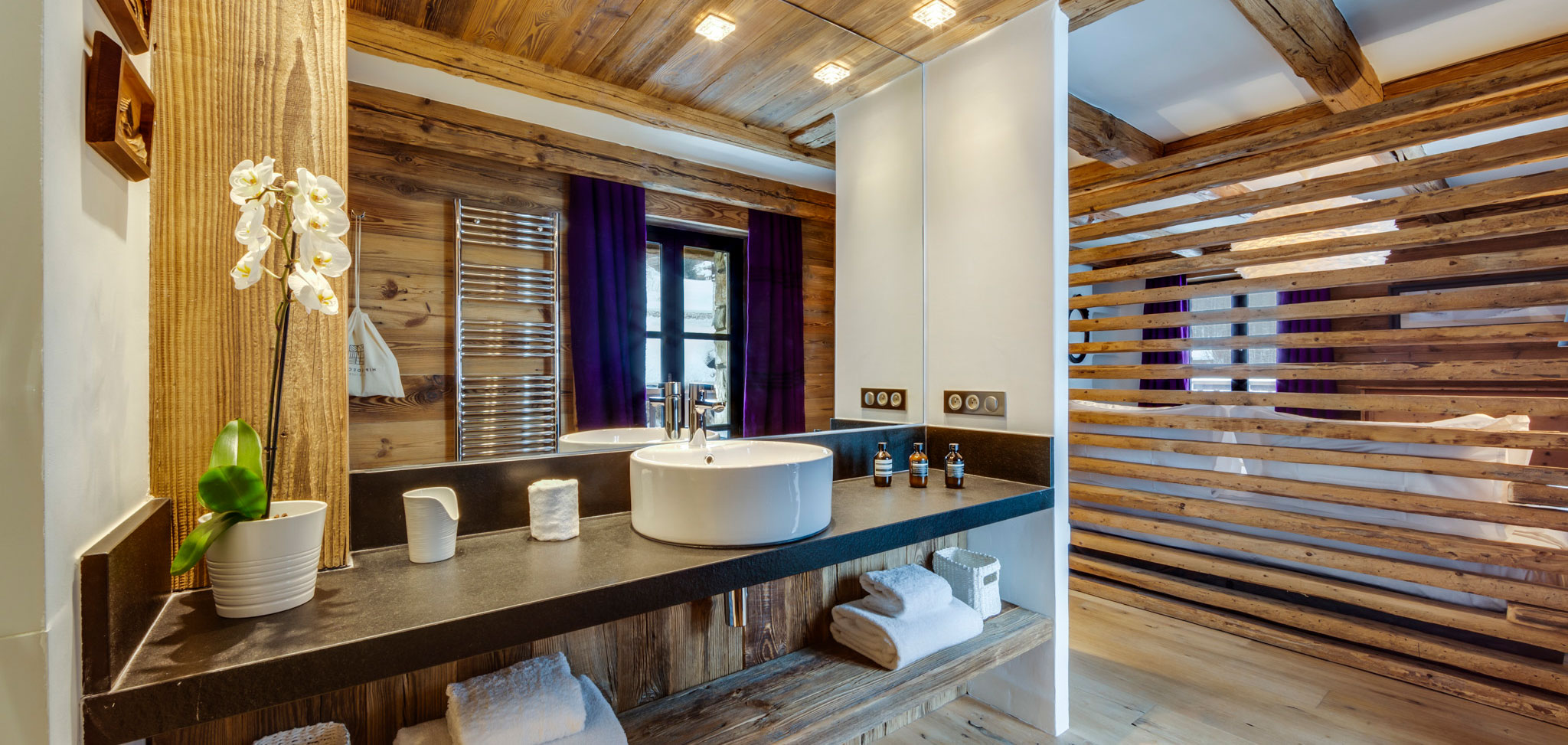 Chalet_Vieux_Pont_oxford_ski_luxury_ski_Bathroom3.jpg