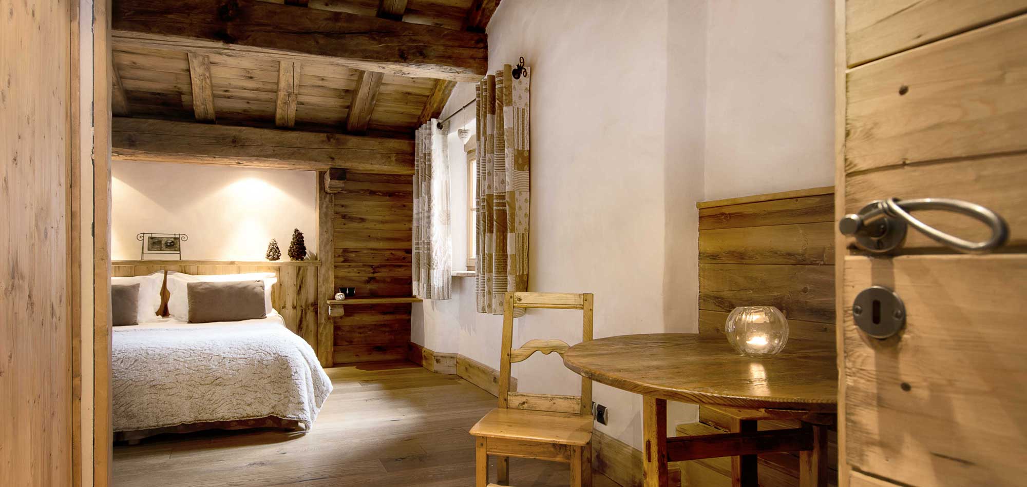 Chalet_Bouclia_oxford_ski_luxury_ski_Bedroom.jpg