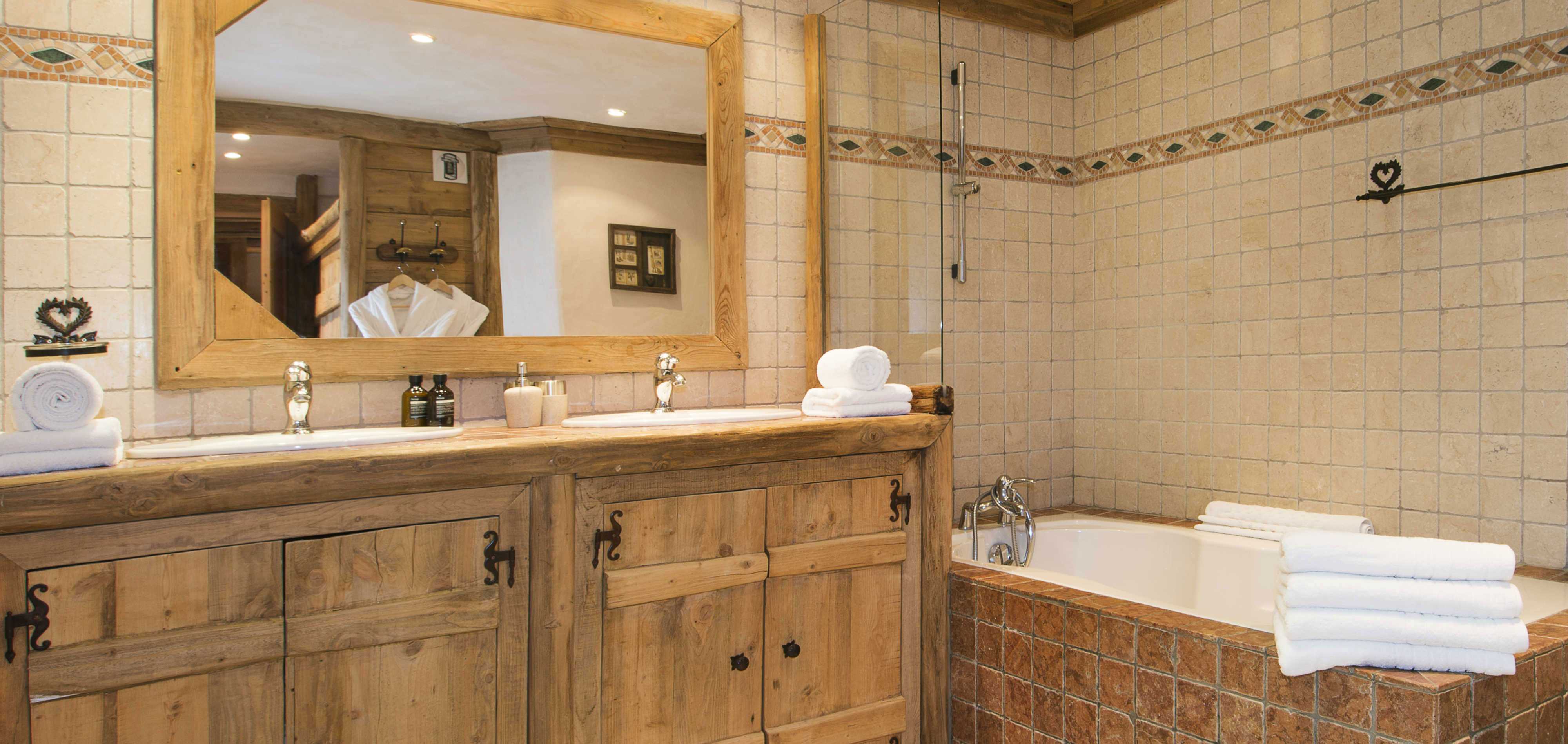 chalet_arosa_oxford_ski_luxury_ski_bathroom2.jpg