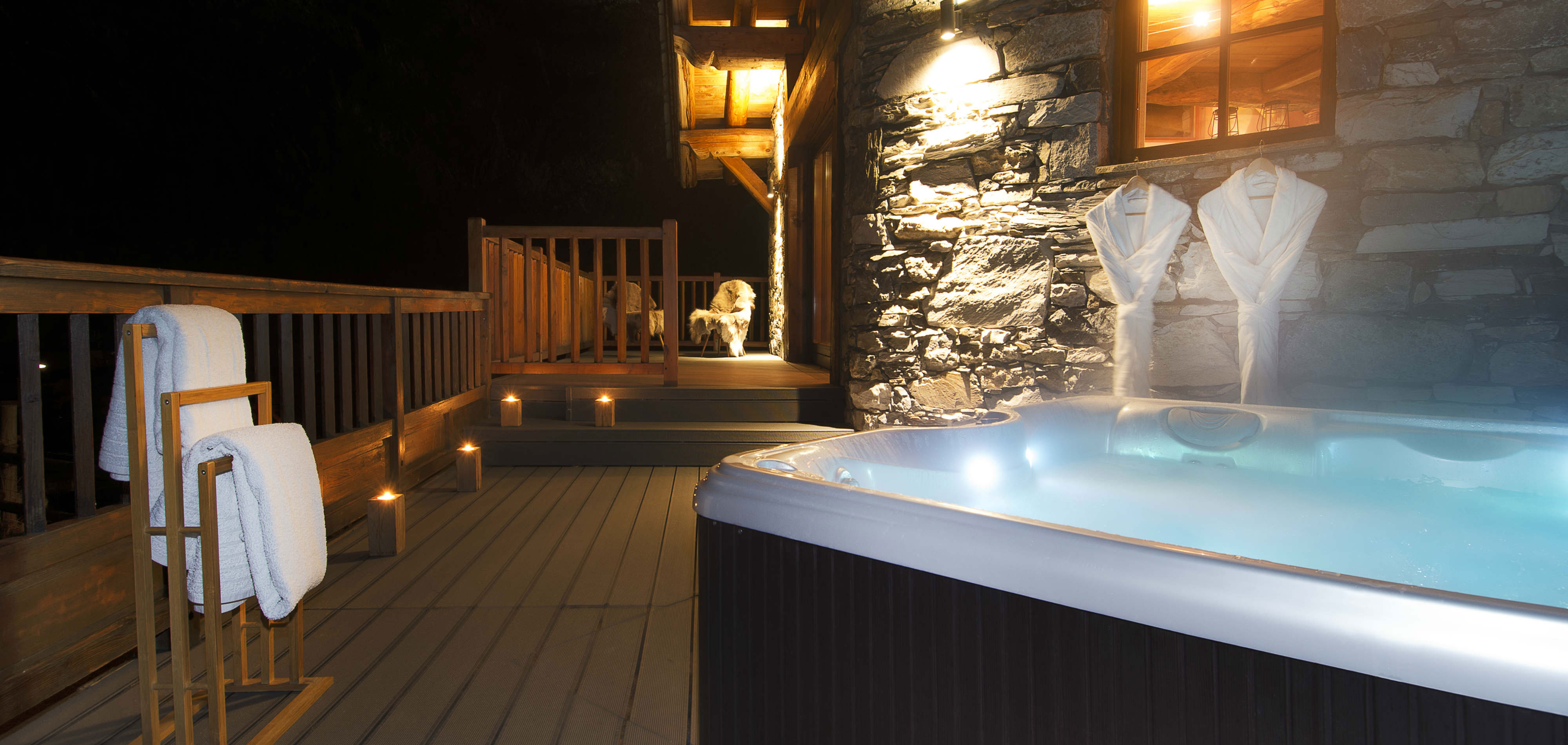chalet_arosa_oxford_ski_luxury_ski_hottub.jpg