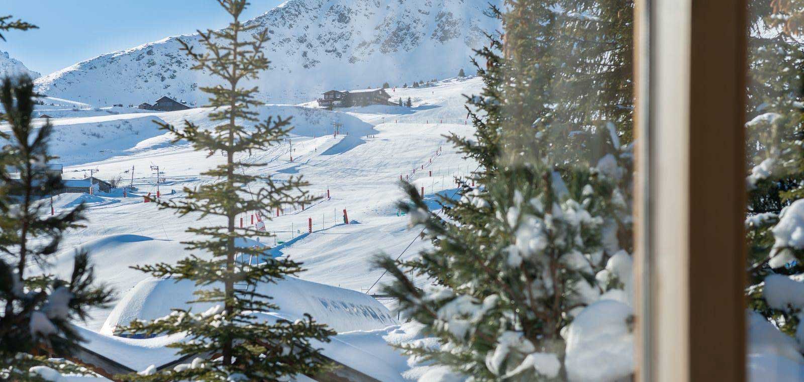 chalet_totara_courcourchevel_1850_oxford_ski_view.jpg