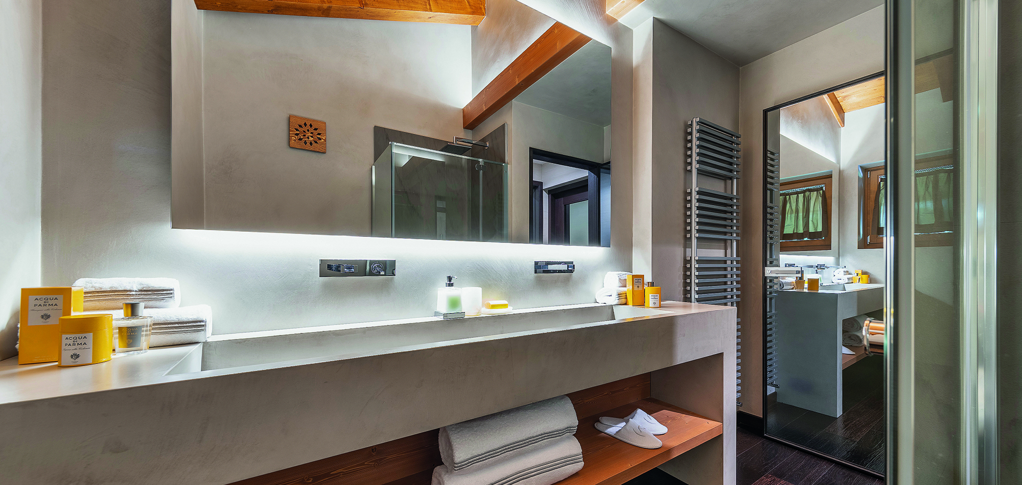 chalet_perla_cortina_italy_luxury_bathroom of_snow_suite.jpg