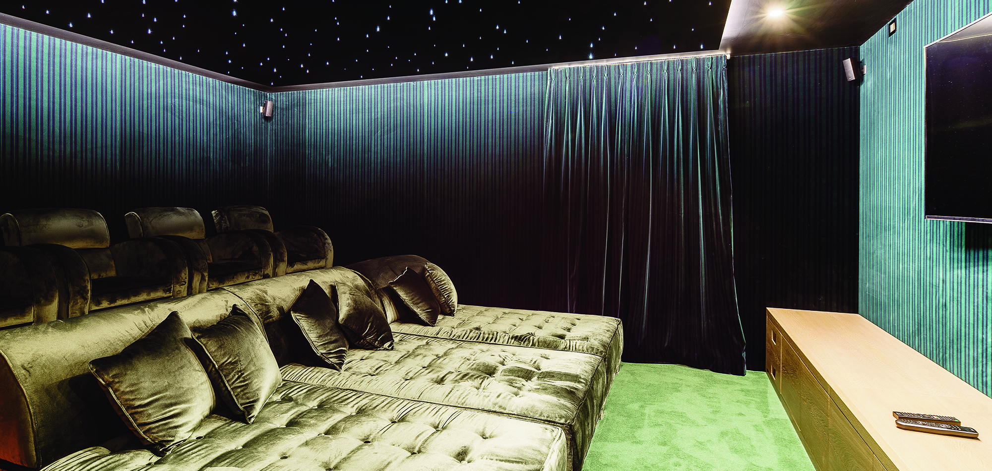 10-Cinema with 12 seats.jpg