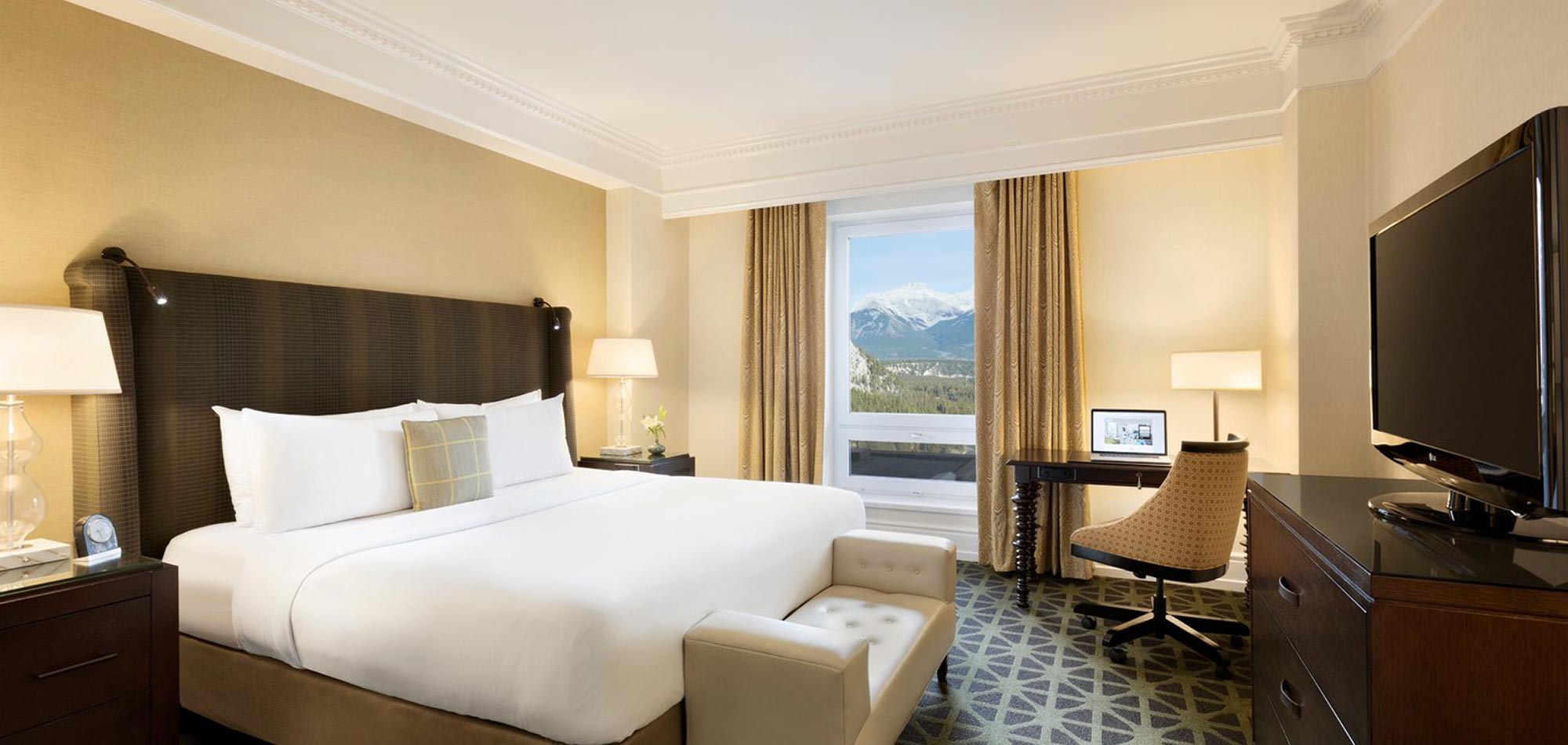 The-Fairmont-Banff-Springs---Junior-Mountain-View-Suite.jpg
