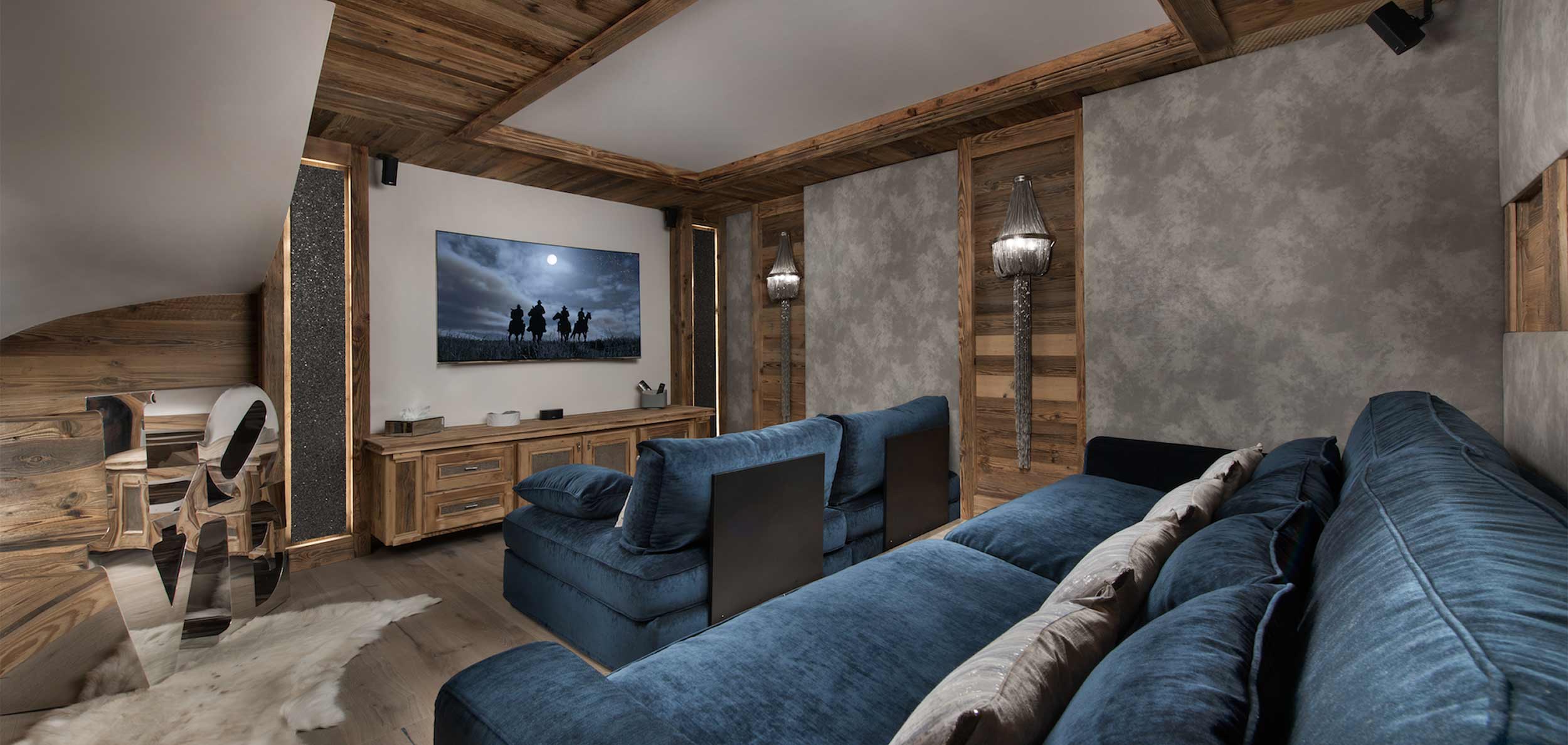 The_White_Chalet_Courchevel_Le Praz_Cinema_img.jpg
