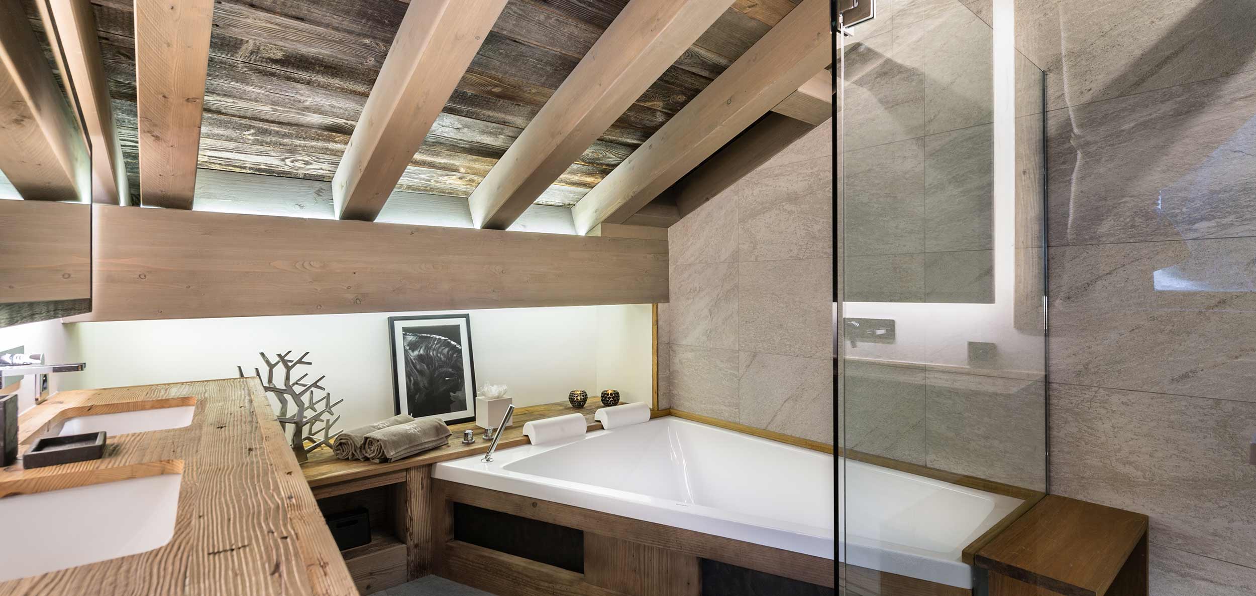 The_White_Chalet_Courchevel_Le Praz_Bathroom2_img.jpg