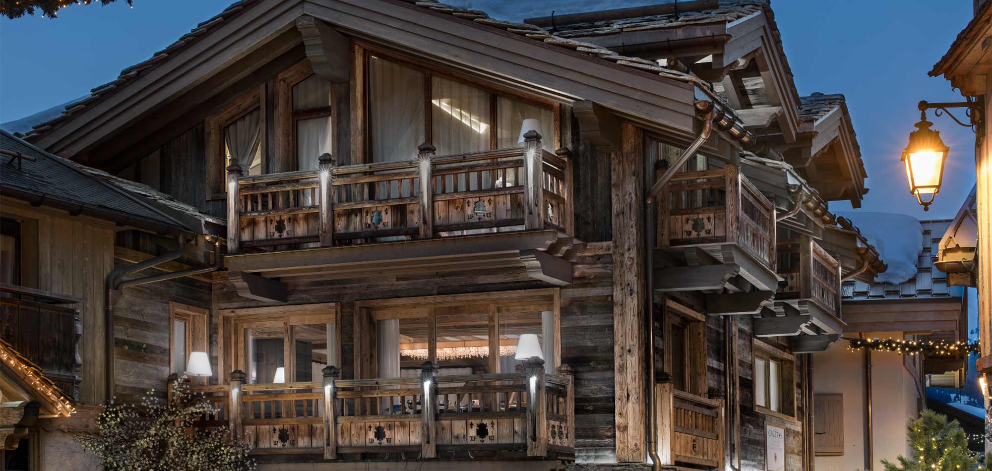 The_White_Chalet_Courchevel_Le Praz_Exterior_img.jpg