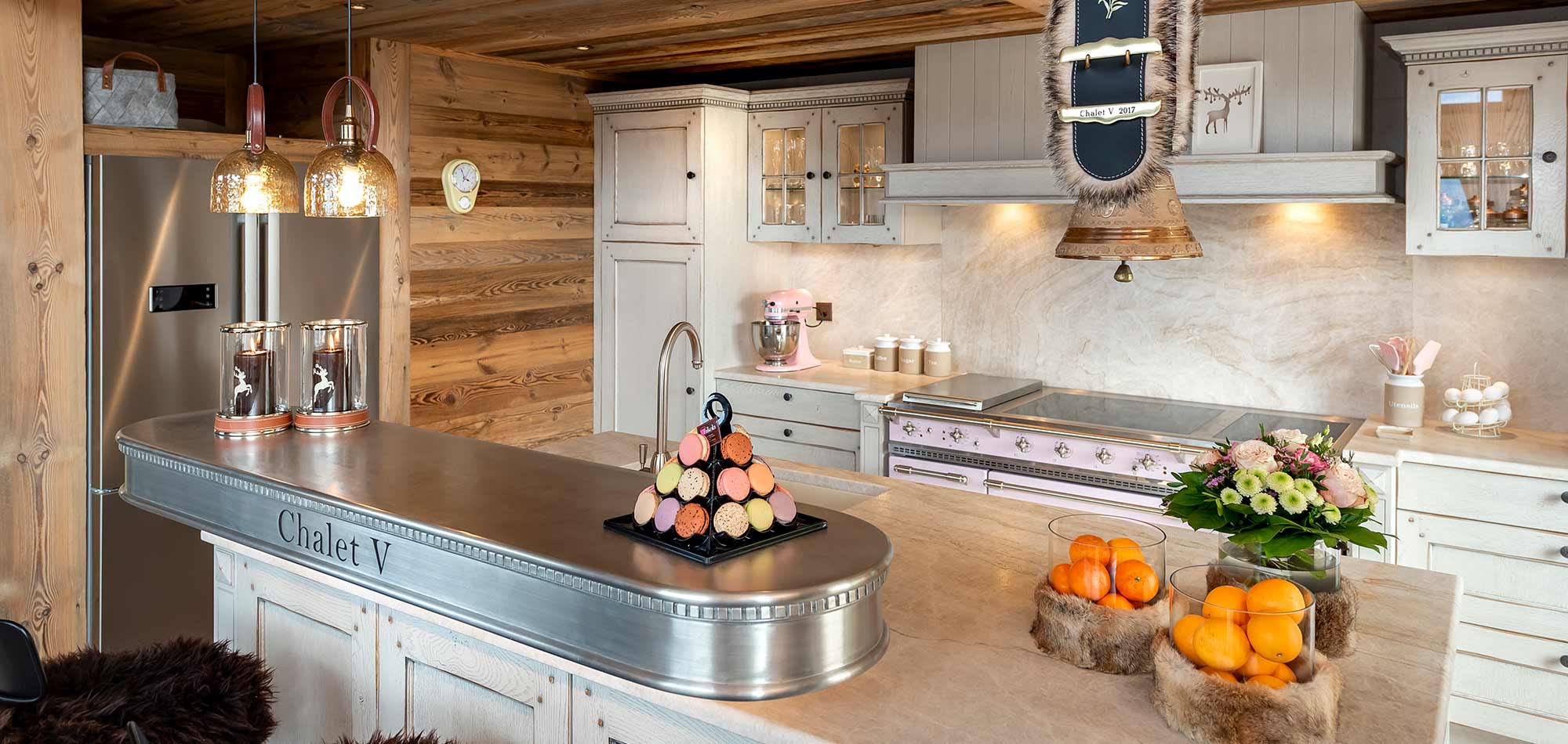 Chalet_V_Les_4_Vallees_Kitchen.jpg