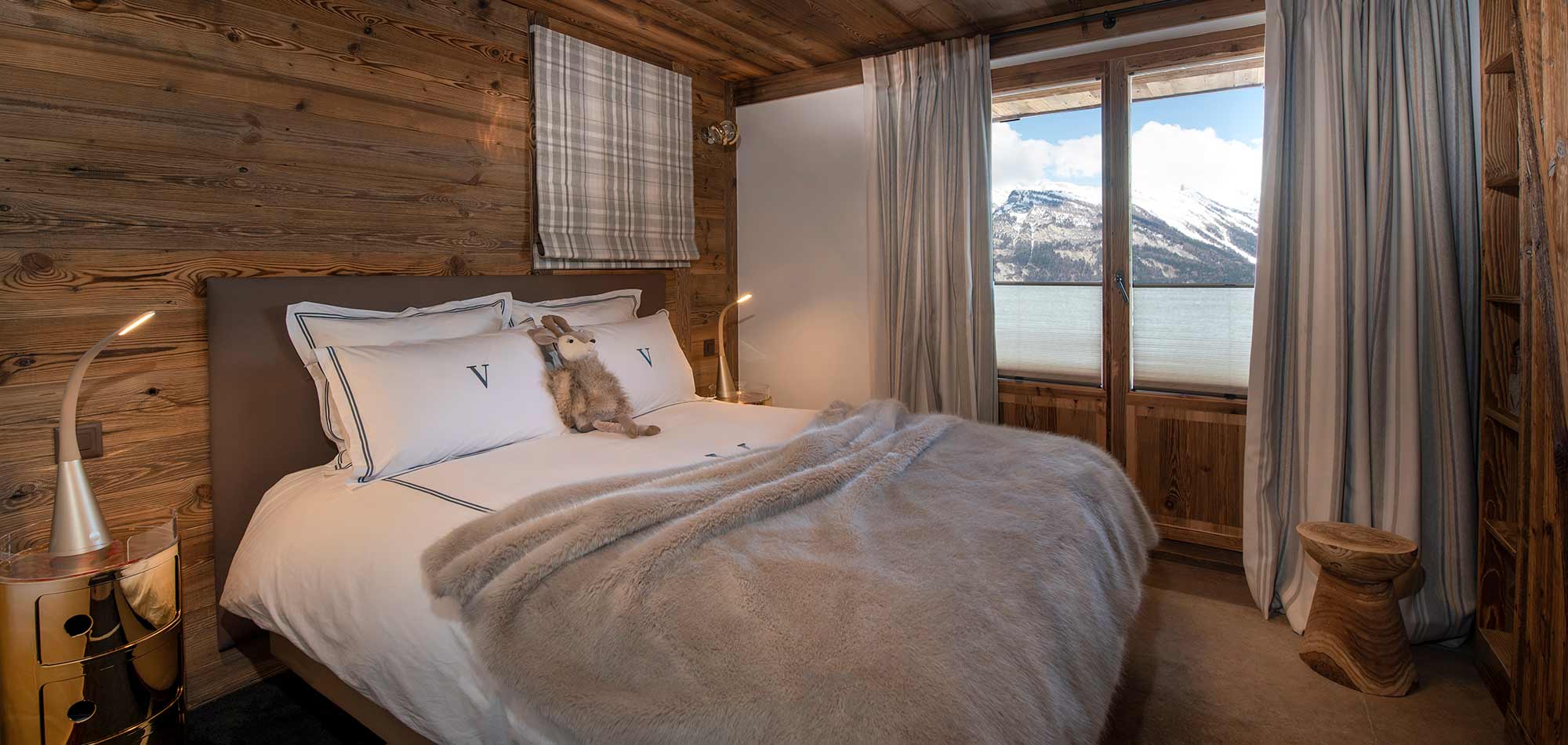 Chalet_V_Les_4_Vallees_Bedroom3.jpg