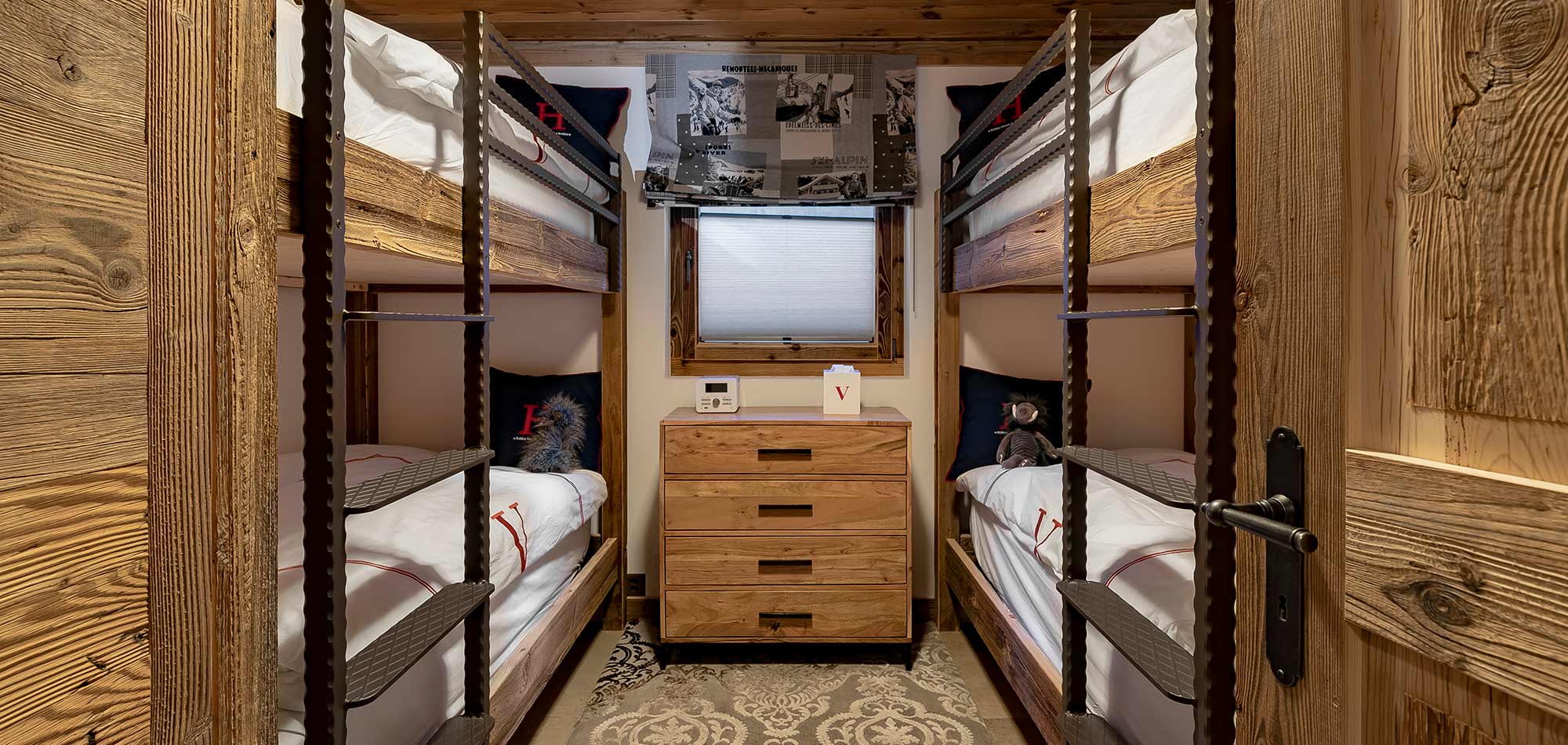 Chalet_V_Les_4_Vallees_Bunk_Room_img.jpg
