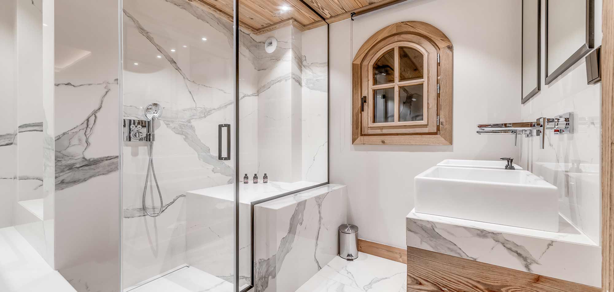 chalet_namaste_courchevel_1850_Bathroom2_img.jpg