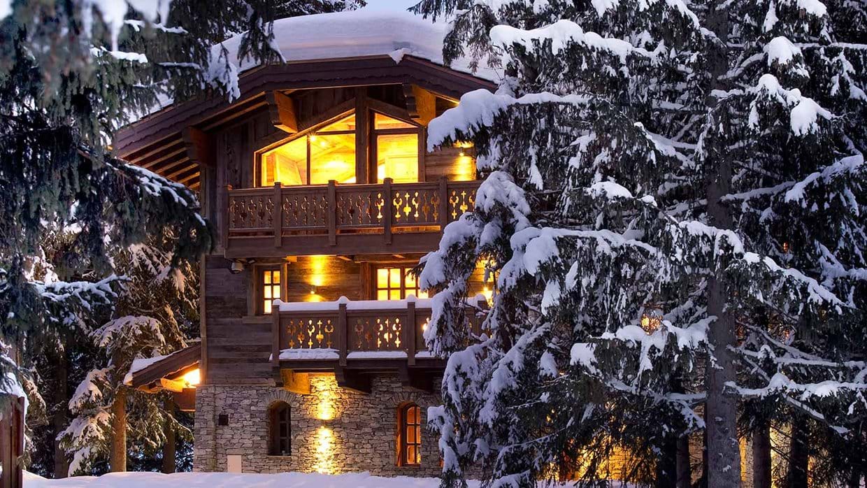 chalet_gentianes_courchevel_1850_oxford_ski_exterior_dusj.jpg