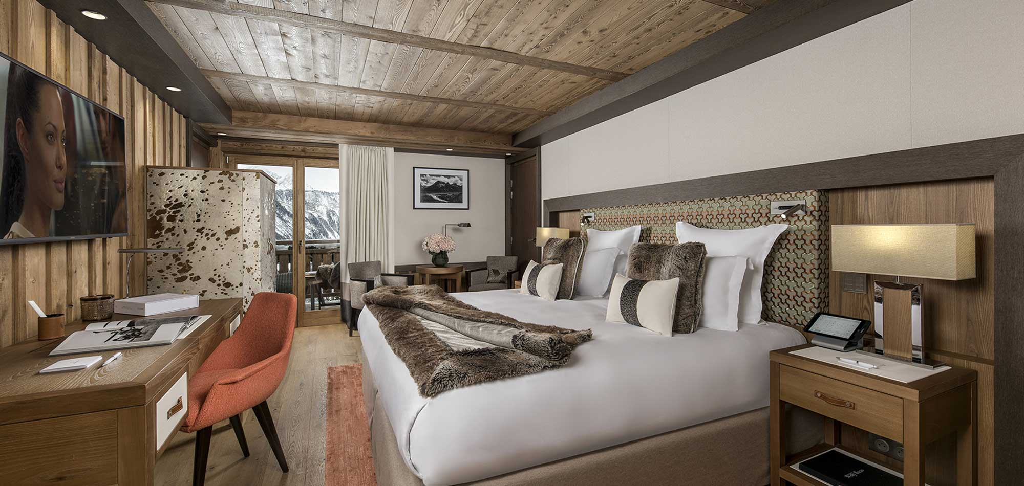 luxury-ski-hotel-courchevel-barriere-les-neiges-oxford-ski-Deluxe-Room-4