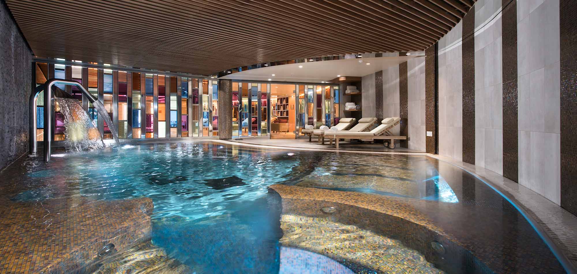 luxury-ski-hotel-courchevel-barriere-les-neiges-oxford-ski-pool-2
