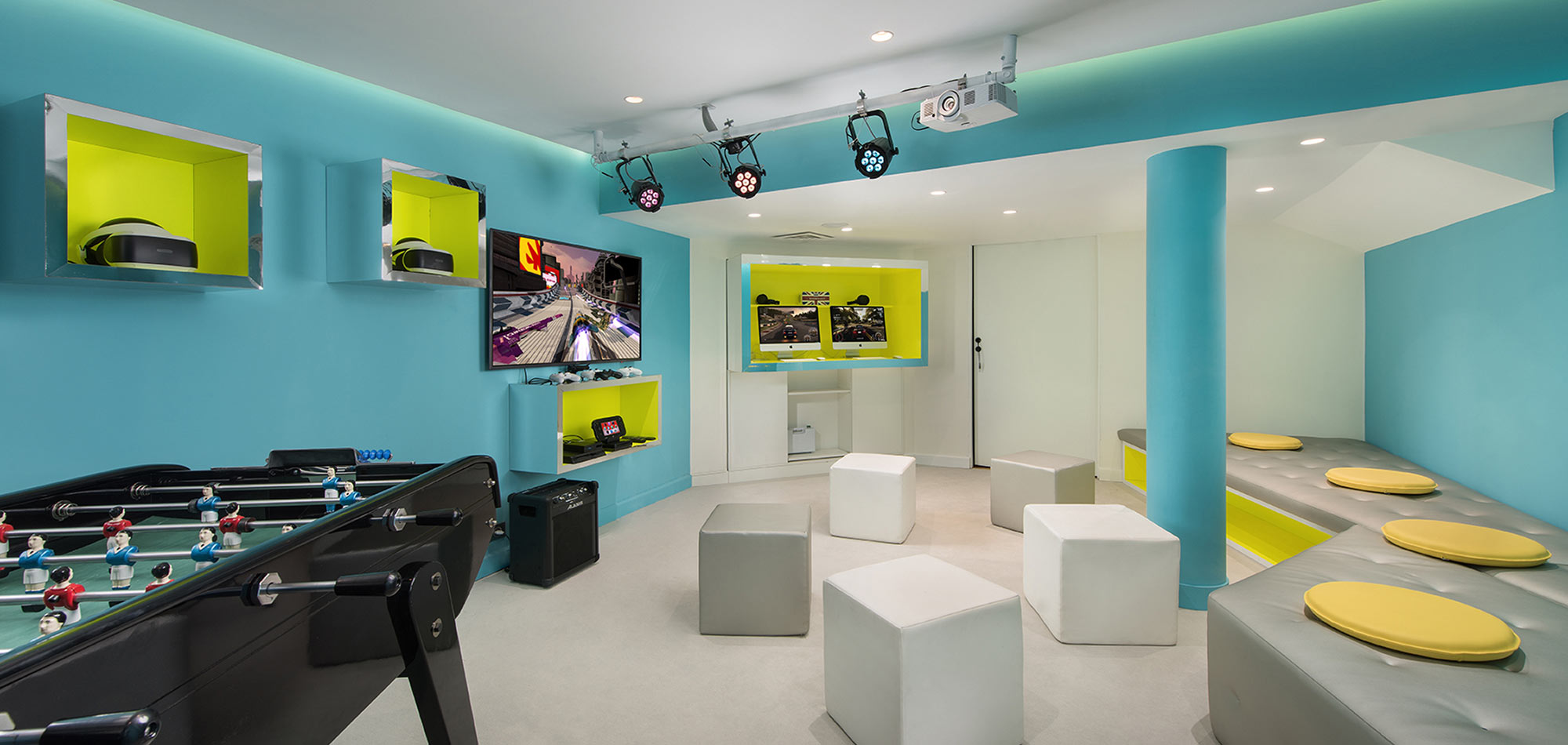 luxury-ski-hotel-courchevel-barriere-les-neiges-oxford-ski-teen-room