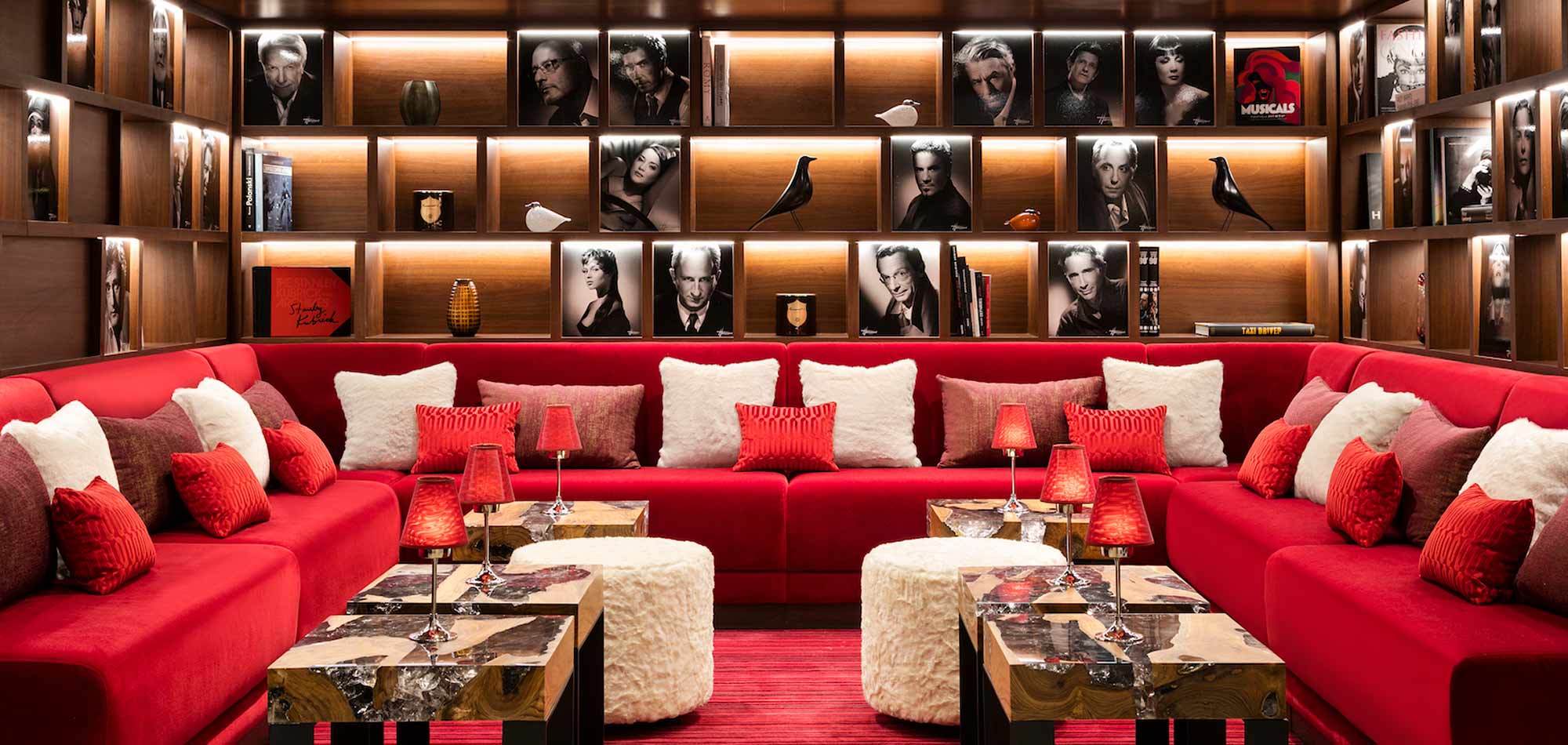 luxury-ski-hotel-courchevel-barriere-les-neiges-oxford-ski-Bar