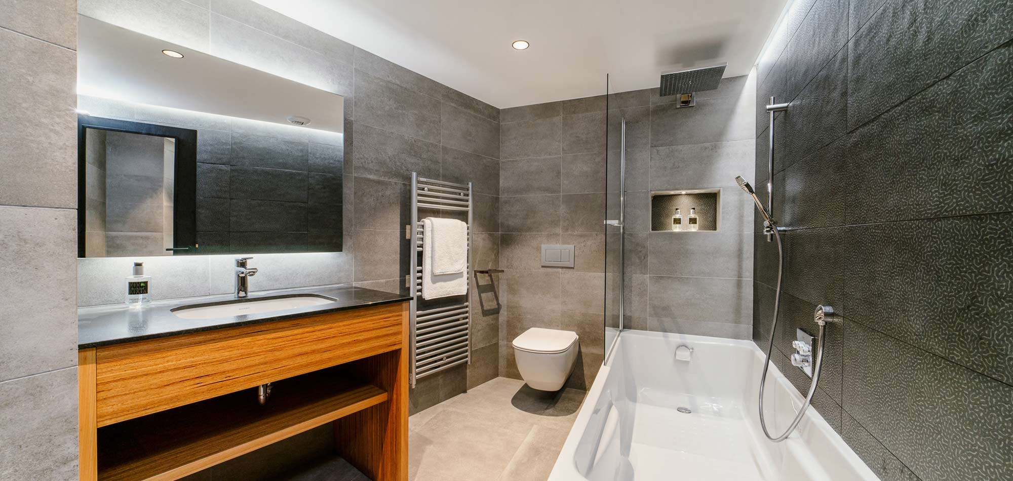 chalet_kipnuk_avoriax_oxford_ski_bathroom1.jpg