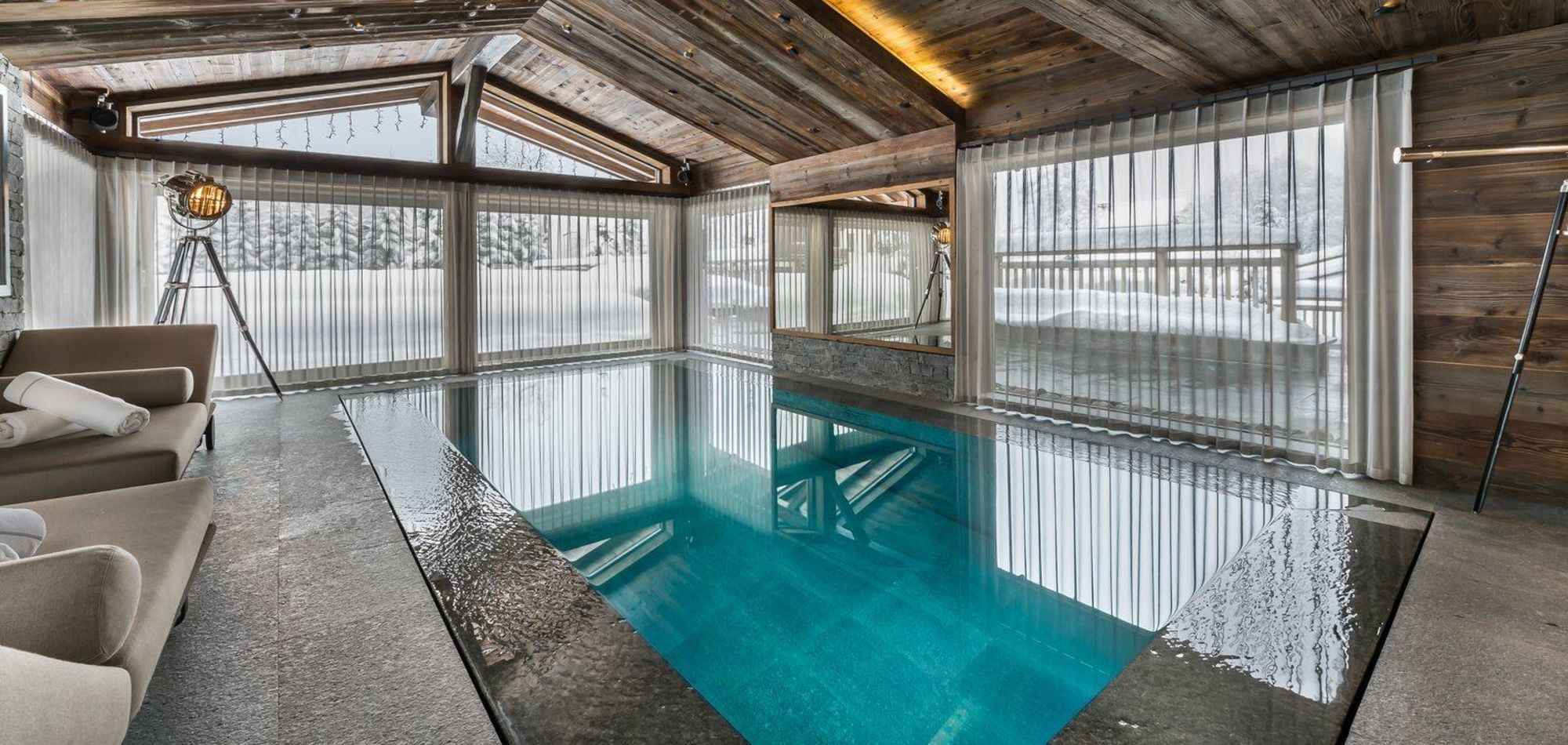 chalet_des_sens_megeve_oxford_ski_luxury_ski_chalet_pool.jpg