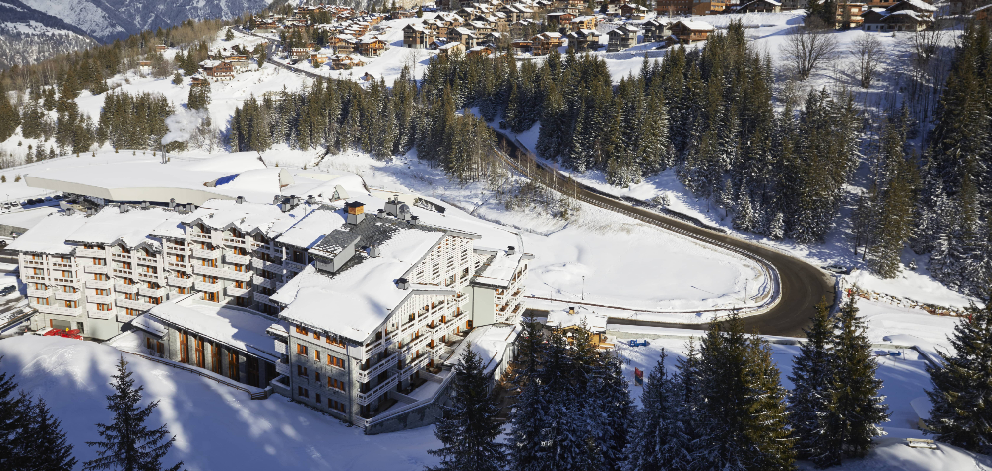 hotel_ecrin_blanc_courchevel_1550_exterior_img2.jpg