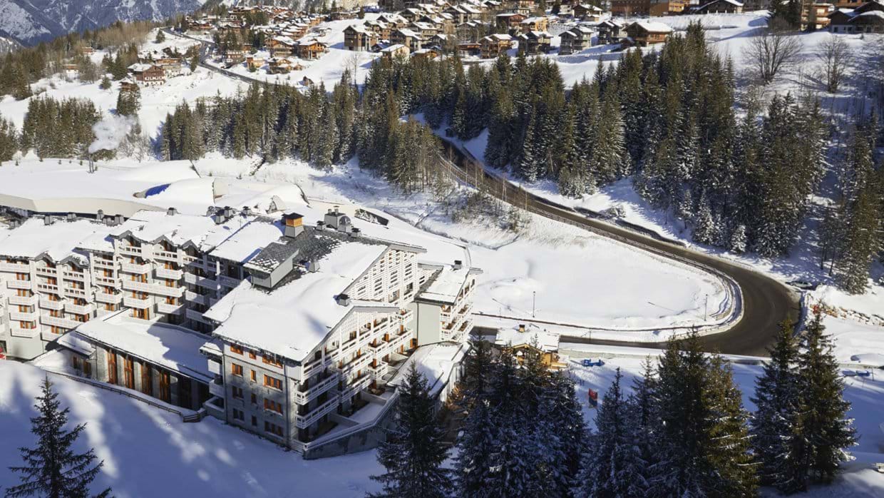 hotel_ecrin_blanc_courchevel_1550_exterior_img2.jpg