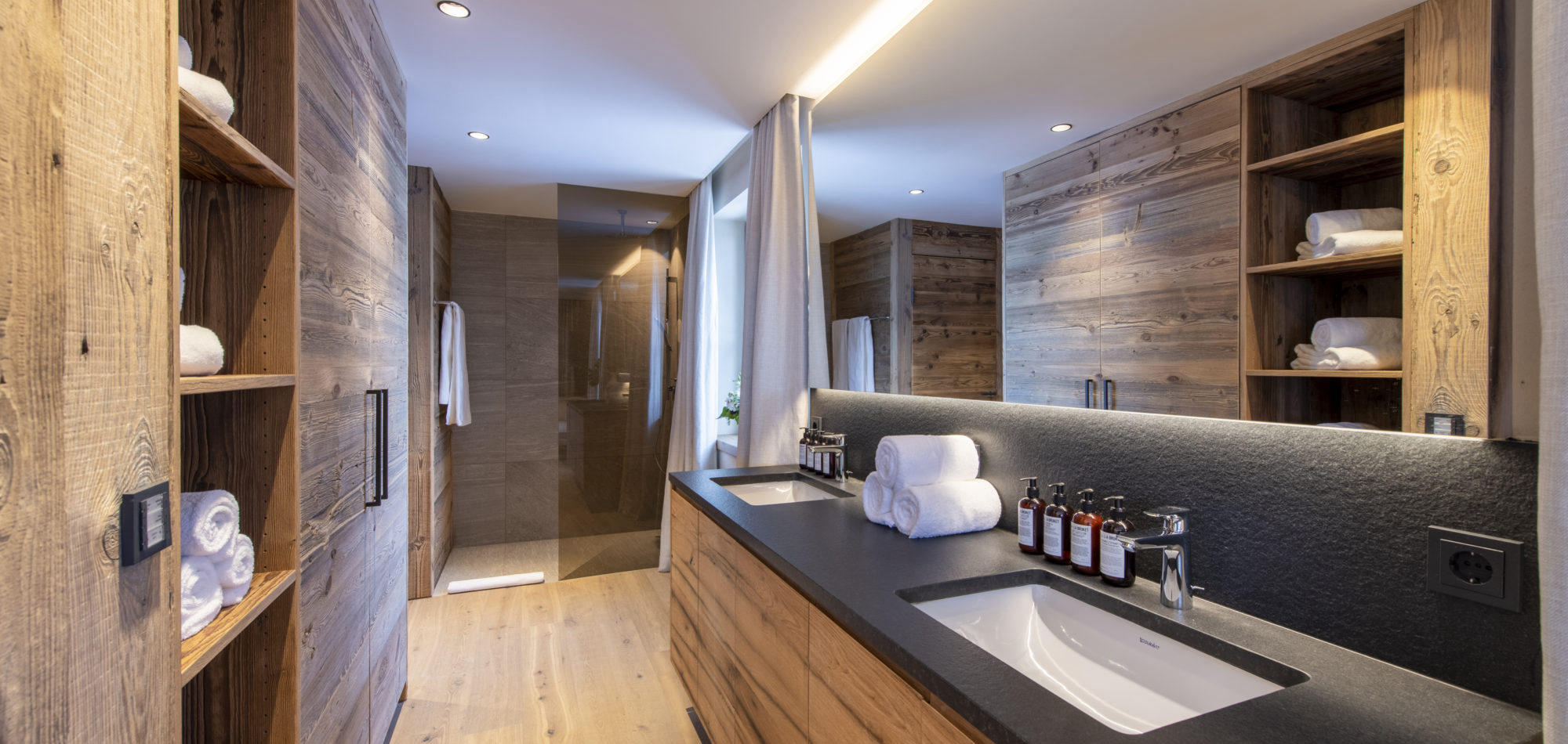chalech_4_lech_luxury_ski_chalet_oxford_ski_bathroom5.jpg