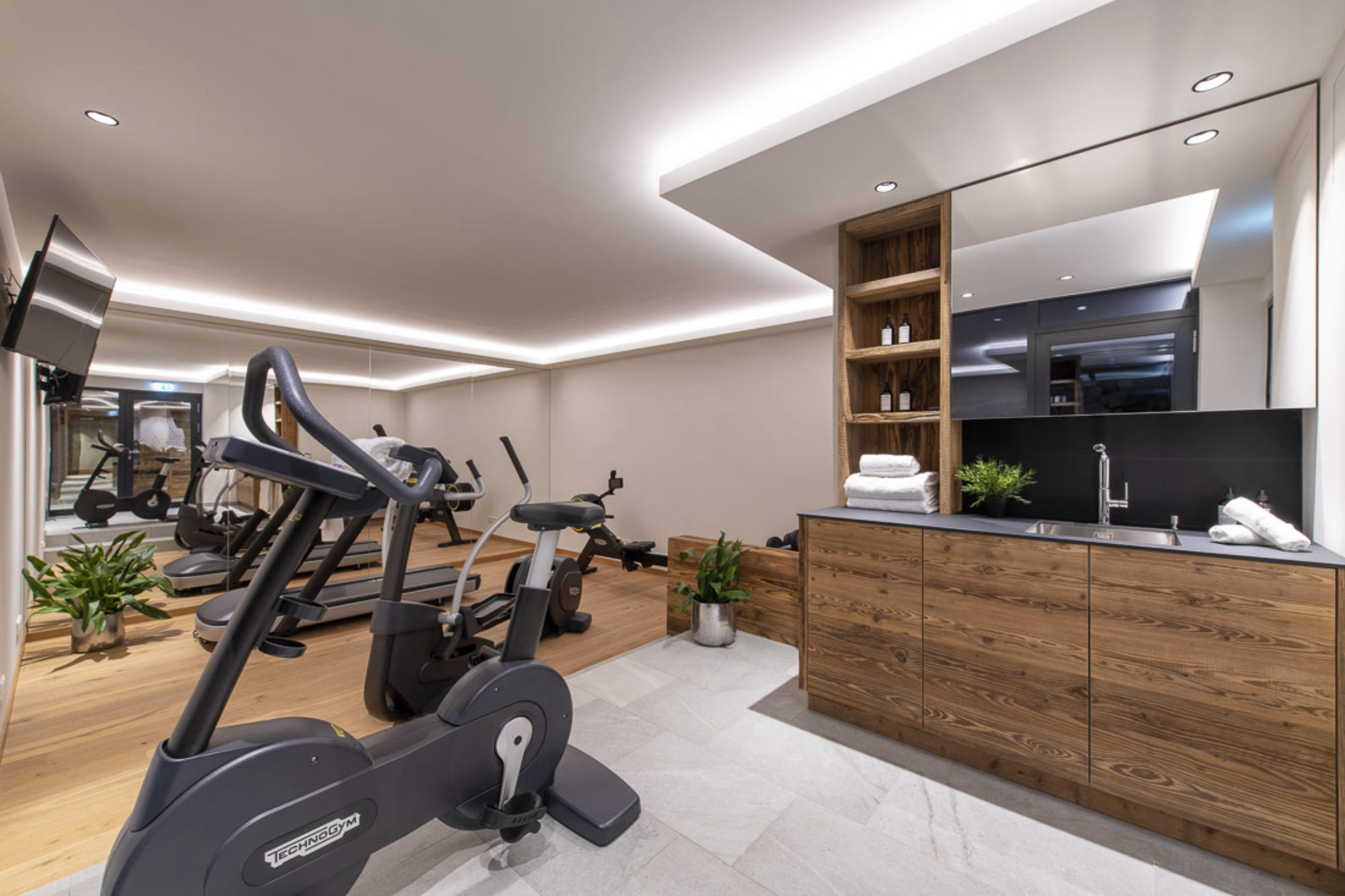 chalech_4_lech_luxury_ski_chalet_oxford_ski_gym.jpg