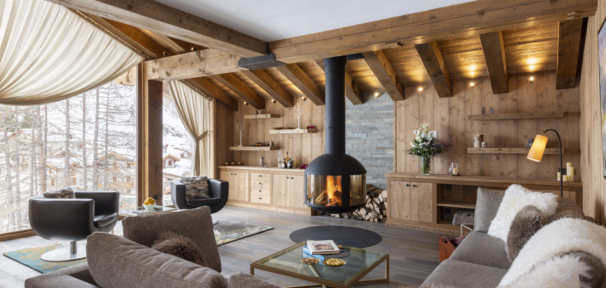 chalet_cala_201_val_disere_luxury_chalet_oxford_ski_living_area.jpg