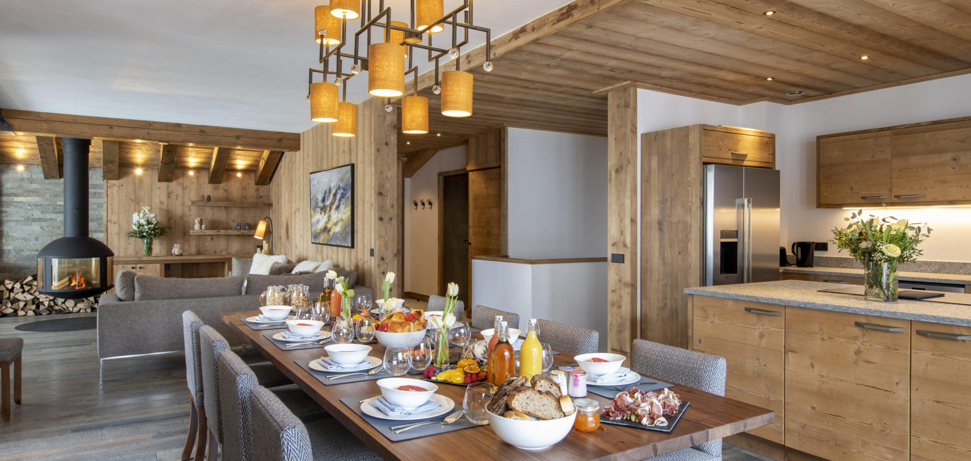 chalet_cala_201_val_disere_luxury_chalet_oxford_ski_dining_table.jpg