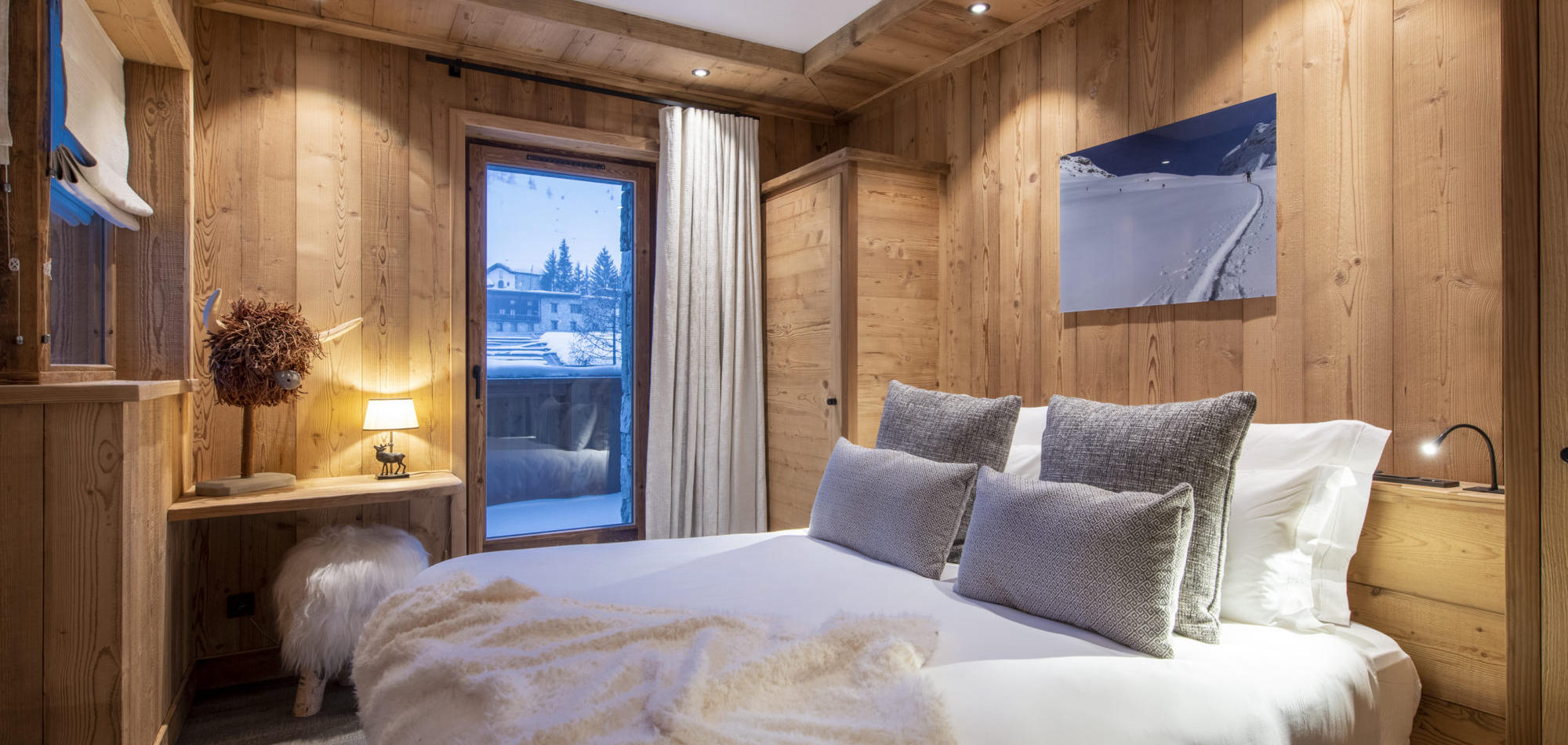 chalet_cala_201_val_disere_luxury_chalet_oxford_ski_bedroom.jpg
