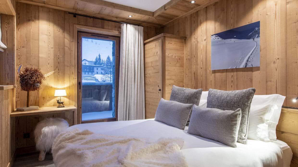 chalet_cala_201_val_disere_luxury_chalet_oxford_ski_bedroom.jpg